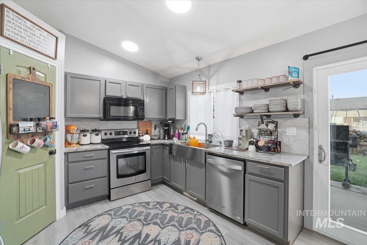 7580 Arlington, Nampa, Idaho 83687, 3 Bedrooms, 2 Bathrooms, Residential For Sale, Price $360,000,MLS 98972020