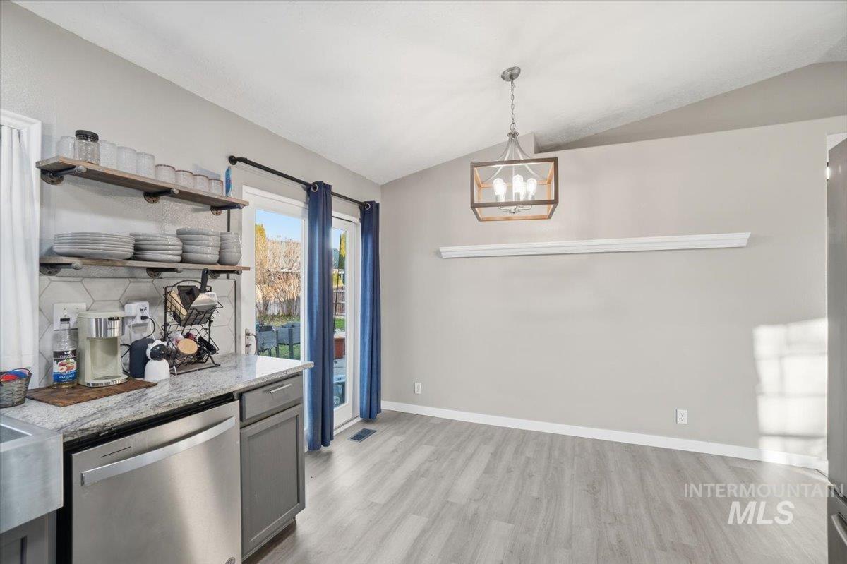 7580 Arlington, Nampa, Idaho 83687, 3 Bedrooms, 2 Bathrooms, Residential For Sale, Price $360,000,MLS 98972020