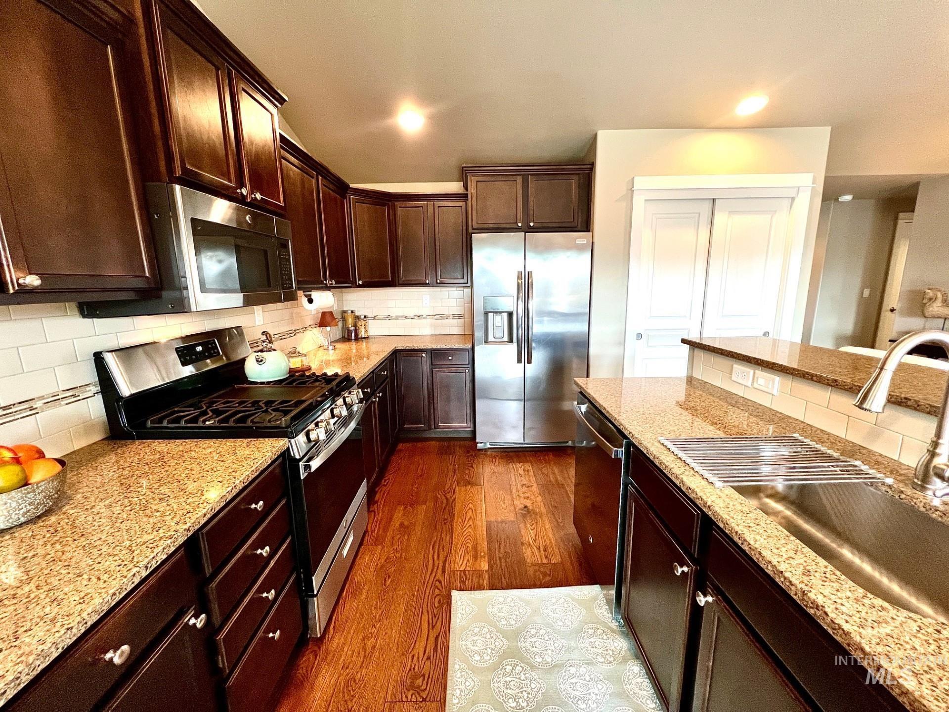 11677 W Baserri Dr, Boise, Idaho 83709-1307, 3 Bedrooms, 2 Bathrooms, Residential For Sale, Price $424,900,MLS 98972021