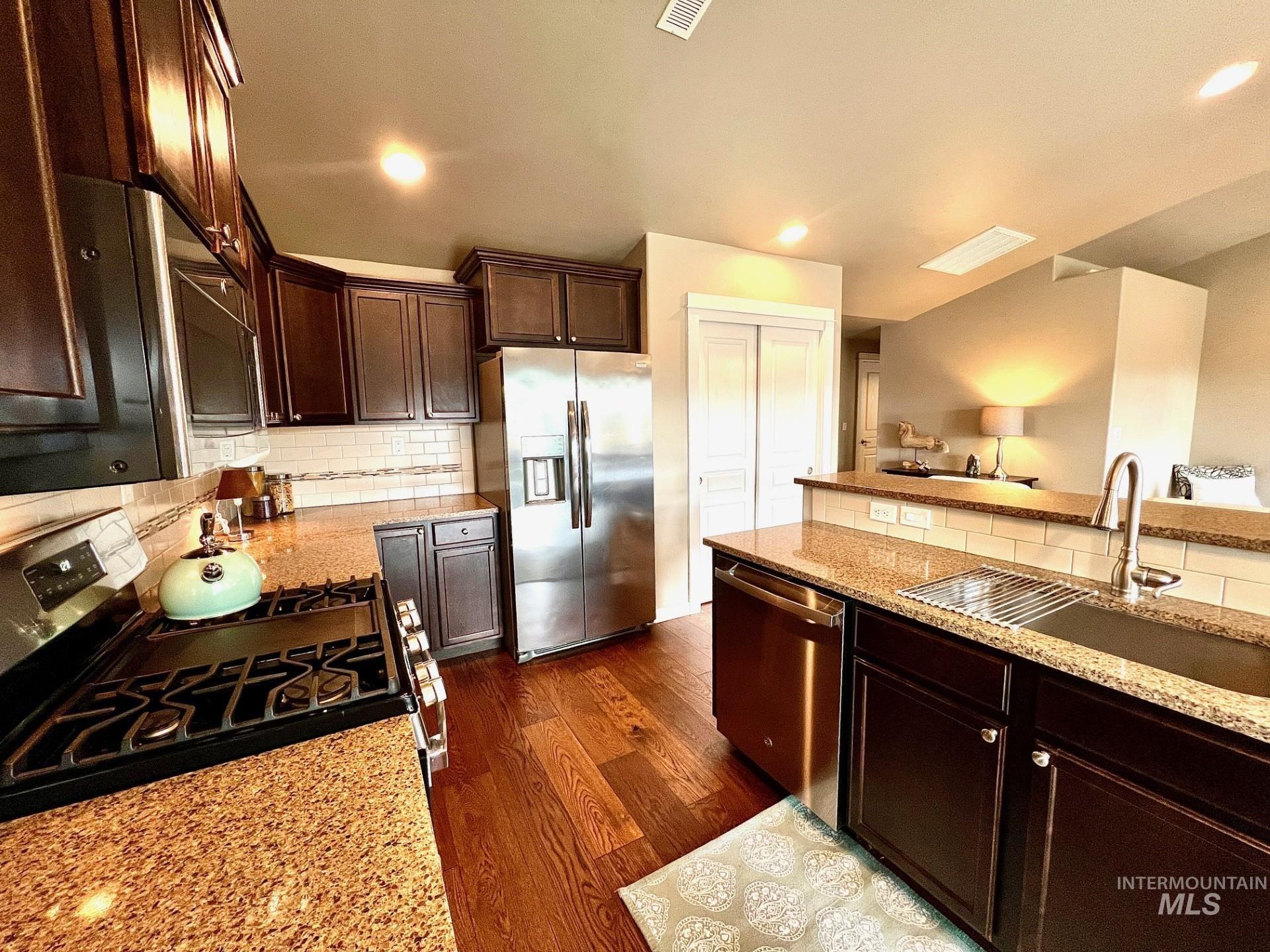 11677 W Baserri Dr, Boise, Idaho 83709-1307, 3 Bedrooms, 2 Bathrooms, Residential For Sale, Price $424,900,MLS 98972021