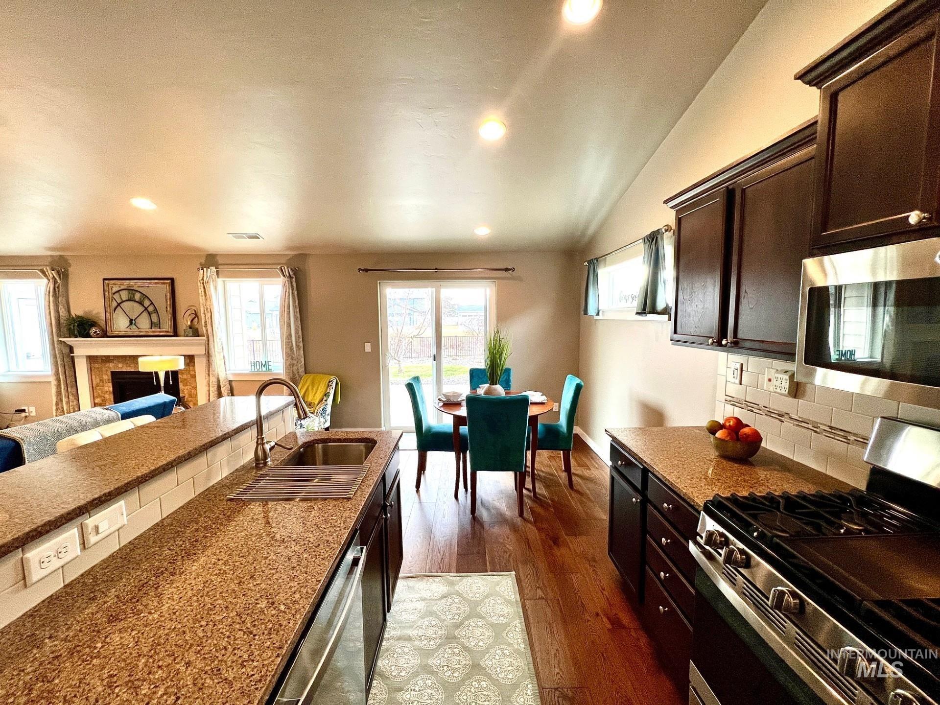 11677 W Baserri Dr, Boise, Idaho 83709-1307, 3 Bedrooms, 2 Bathrooms, Residential For Sale, Price $424,900,MLS 98972021