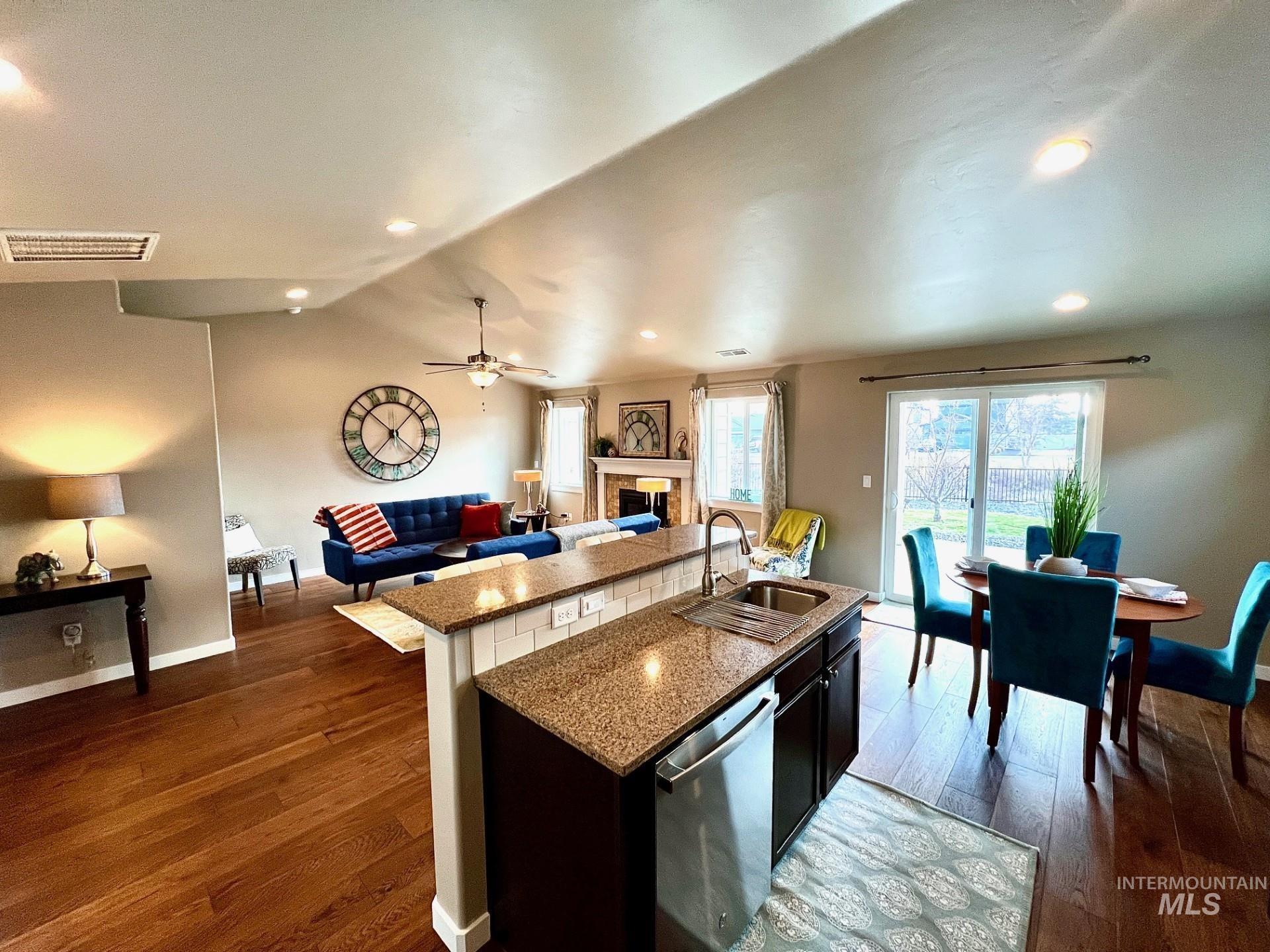 11677 W Baserri Dr, Boise, Idaho 83709-1307, 3 Bedrooms, 2 Bathrooms, Residential For Sale, Price $424,900,MLS 98972021