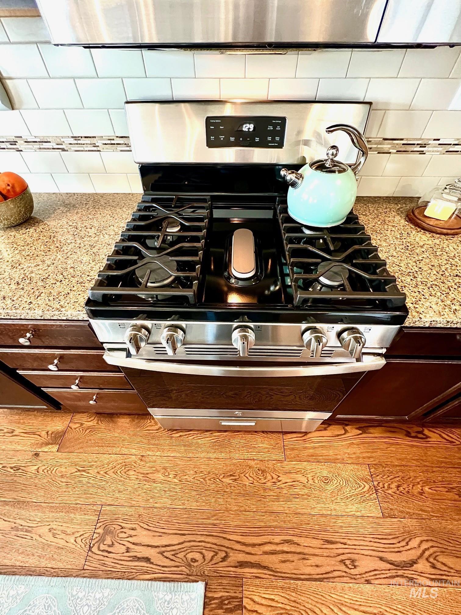 11677 W Baserri Dr, Boise, Idaho 83709-1307, 3 Bedrooms, 2 Bathrooms, Residential For Sale, Price $424,900,MLS 98972021