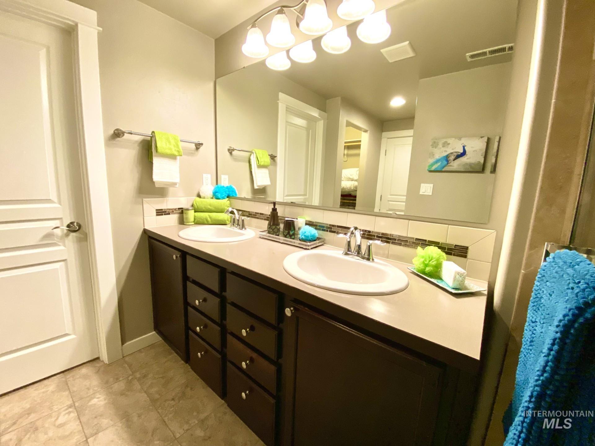 11677 W Baserri Dr, Boise, Idaho 83709-1307, 3 Bedrooms, 2 Bathrooms, Residential For Sale, Price $424,900,MLS 98972021