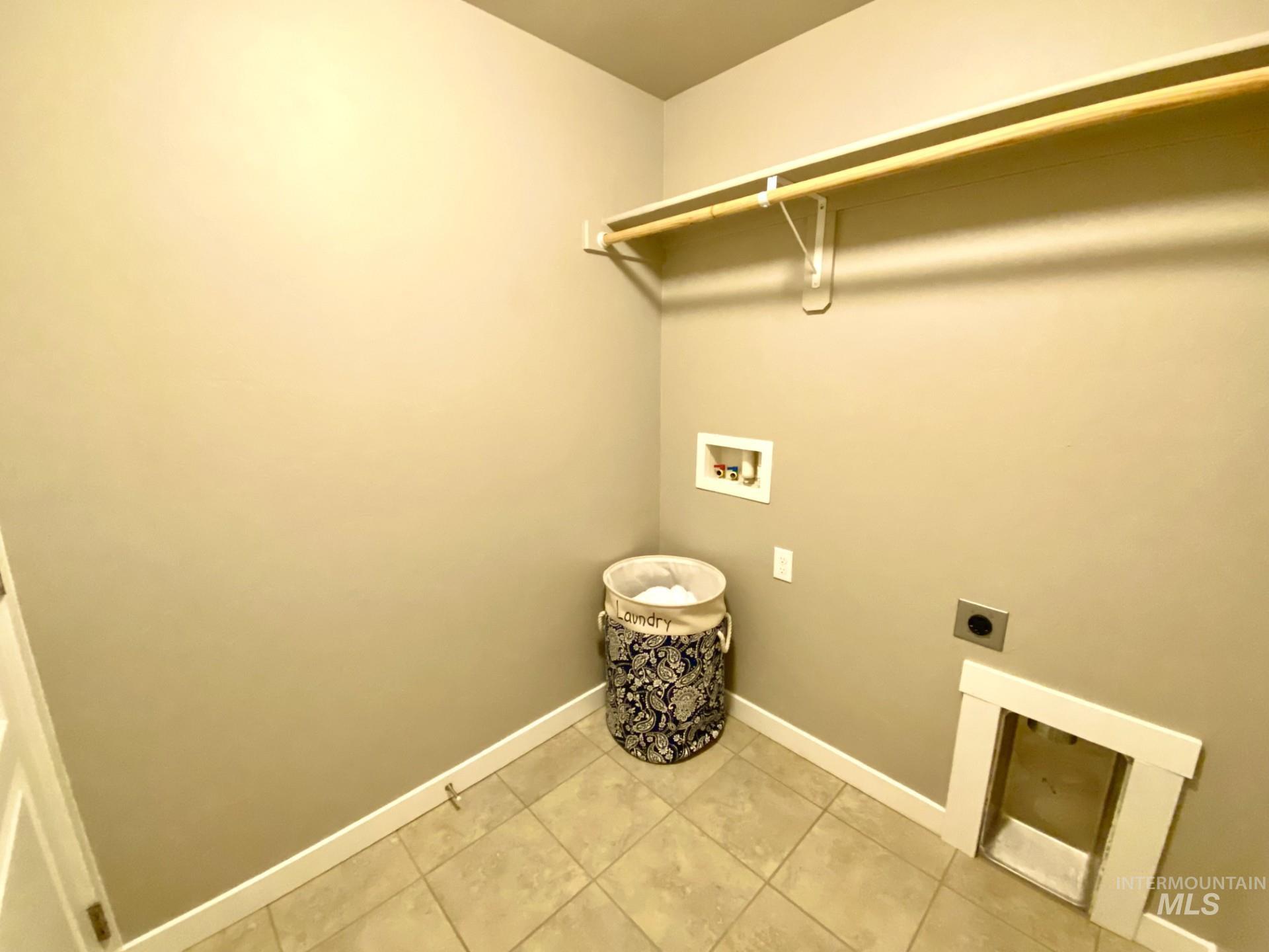 11677 W Baserri Dr, Boise, Idaho 83709-1307, 3 Bedrooms, 2 Bathrooms, Residential For Sale, Price $424,900,MLS 98972021