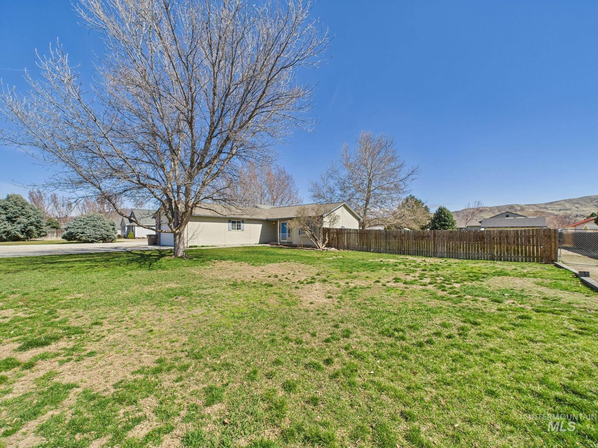 1786 N Plaza Rd N Plaza Rd, Emmett, Idaho 83617, 3 Bedrooms, 2 Bathrooms, Residential For Sale, Price $390,000,MLS 98972022