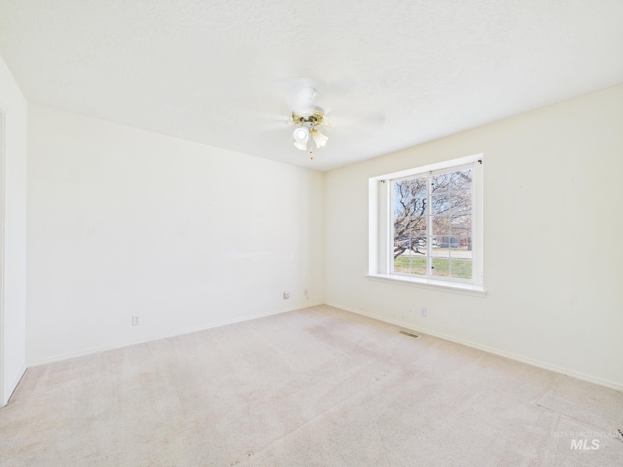 1786 N Plaza Rd N Plaza Rd, Emmett, Idaho 83617, 3 Bedrooms, 2 Bathrooms, Residential For Sale, Price $390,000,MLS 98972022