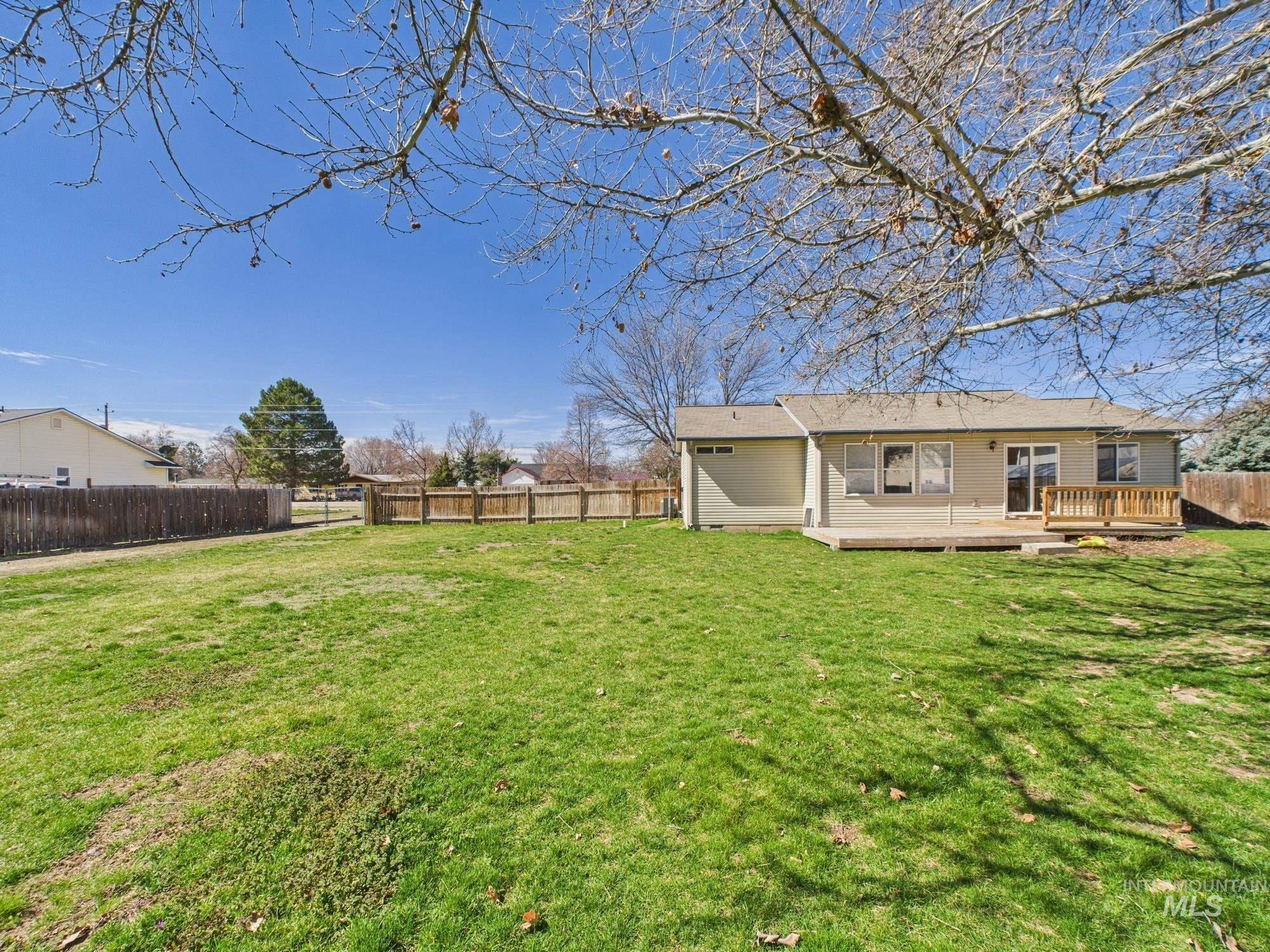 1786 N Plaza Rd N Plaza Rd, Emmett, Idaho 83617, 3 Bedrooms, 2 Bathrooms, Residential For Sale, Price $390,000,MLS 98972022