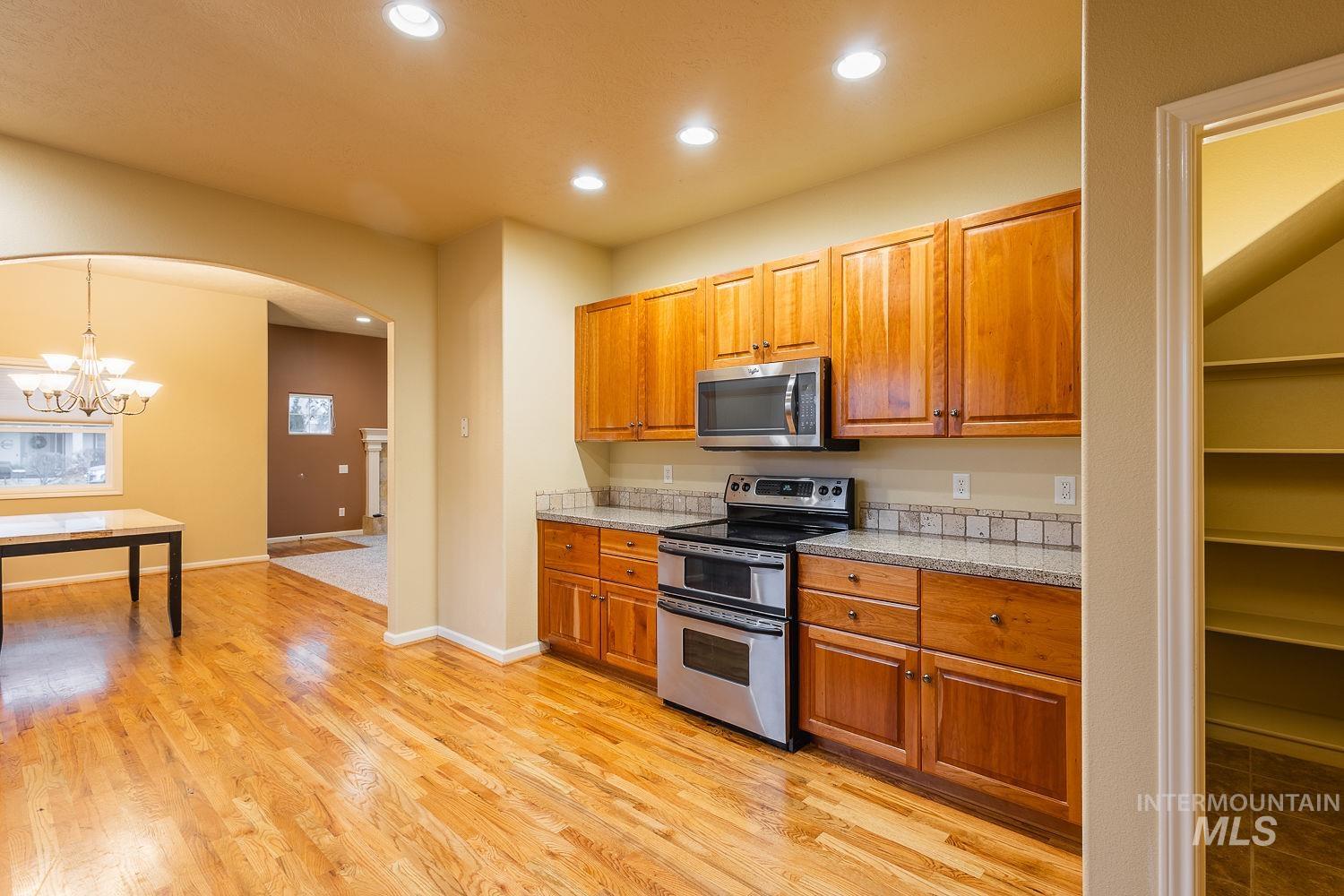 215 S Spring Lake Way, Star, Idaho 83669, 3 Bedrooms, 2.5 Bathrooms, Residential For Sale, Price $479,900,MLS 98972023