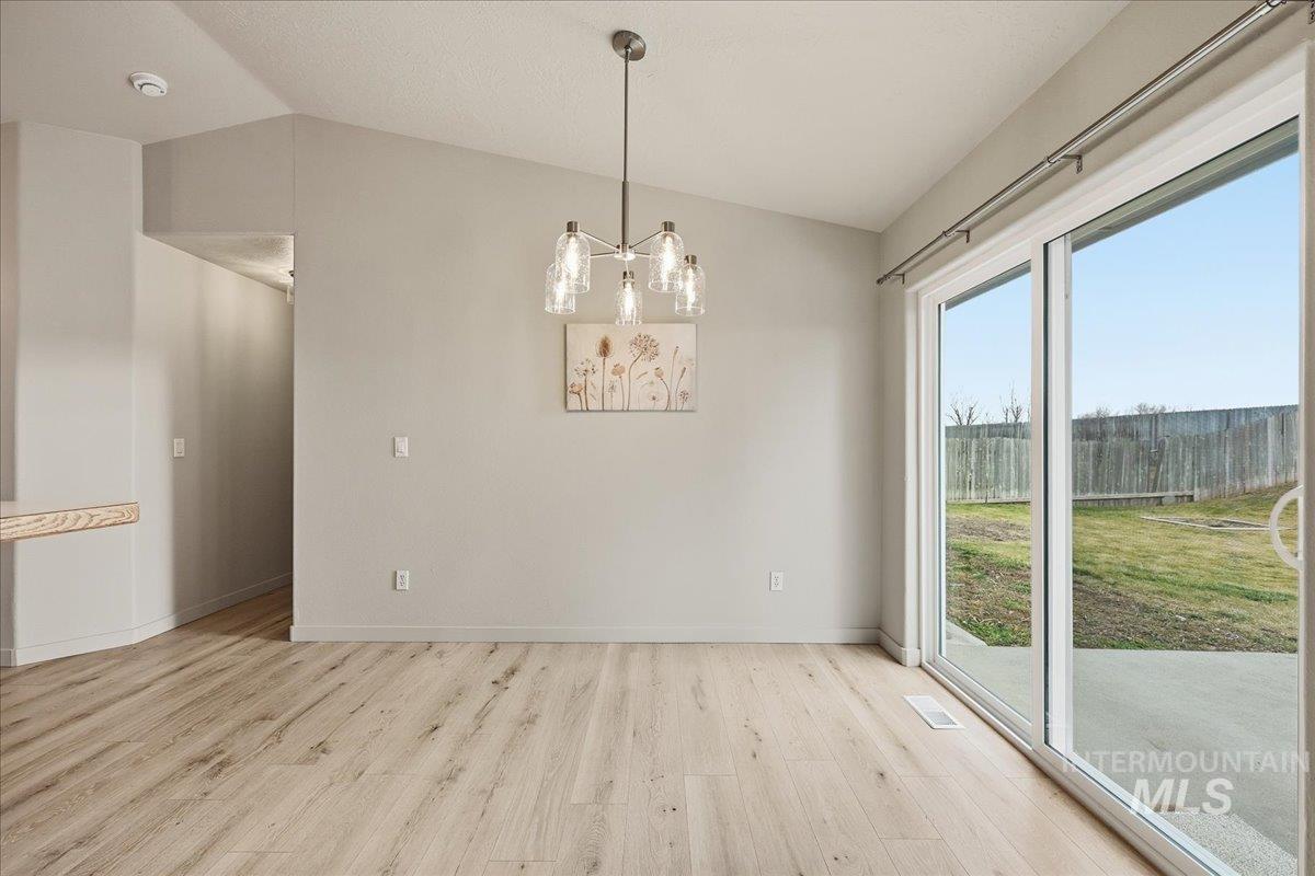 1681 W 4th St., Kuna, Idaho 83634, 3 Bedrooms, 2 Bathrooms, Residential For Sale, Price $368,500,MLS 98972024