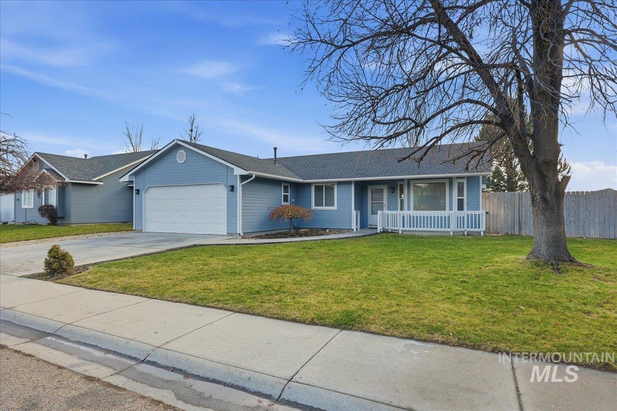 1681 W 4th St., Kuna, Idaho 83634, 3 Bedrooms, 2 Bathrooms, Residential For Sale, Price $368,500,MLS 98972024