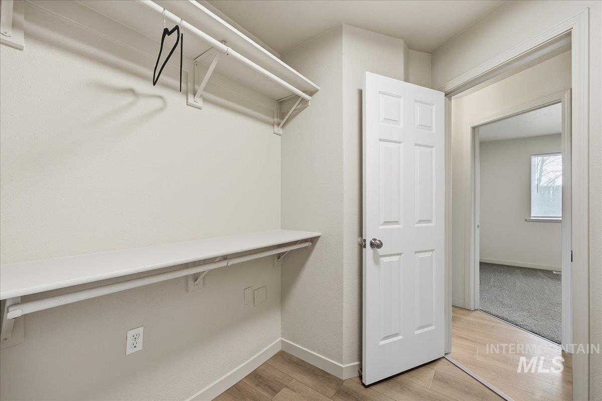 1681 W 4th St., Kuna, Idaho 83634, 3 Bedrooms, 2 Bathrooms, Residential For Sale, Price $368,500,MLS 98972024