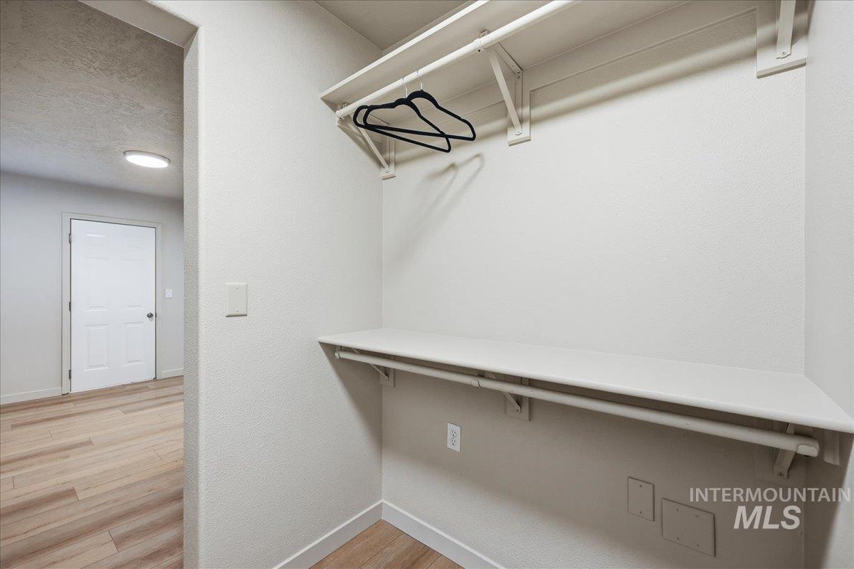 1681 W 4th St., Kuna, Idaho 83634, 3 Bedrooms, 2 Bathrooms, Residential For Sale, Price $368,500,MLS 98972024