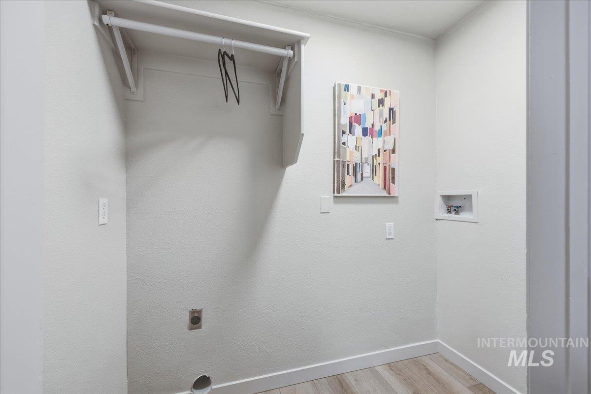 1681 W 4th St., Kuna, Idaho 83634, 3 Bedrooms, 2 Bathrooms, Residential For Sale, Price $368,500,MLS 98972024