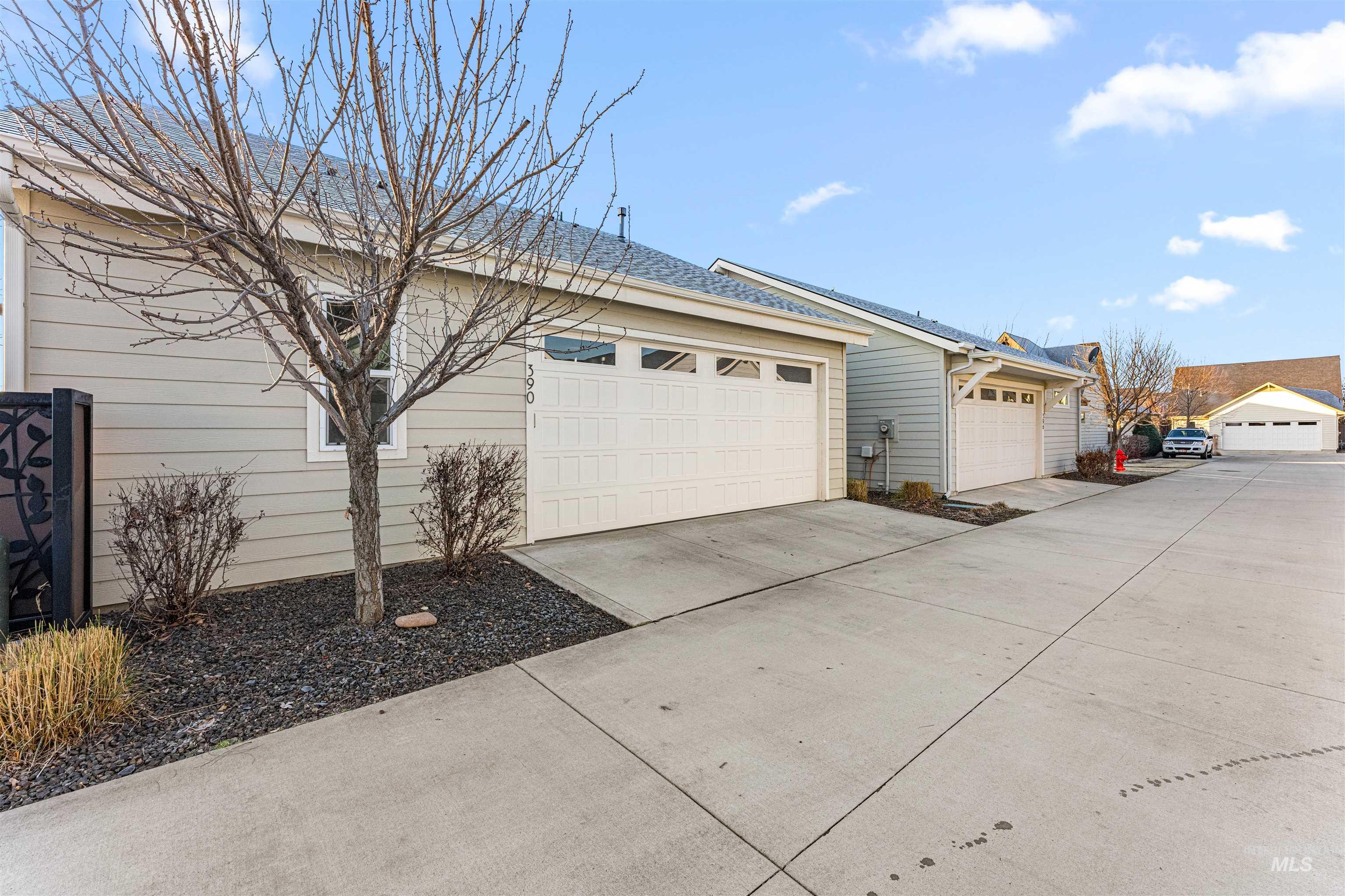 390 W Lockhart Ln., Meridian, Idaho 83646, 3 Bedrooms, 2 Bathrooms, Residential For Sale, Price $549,000,MLS 98972025