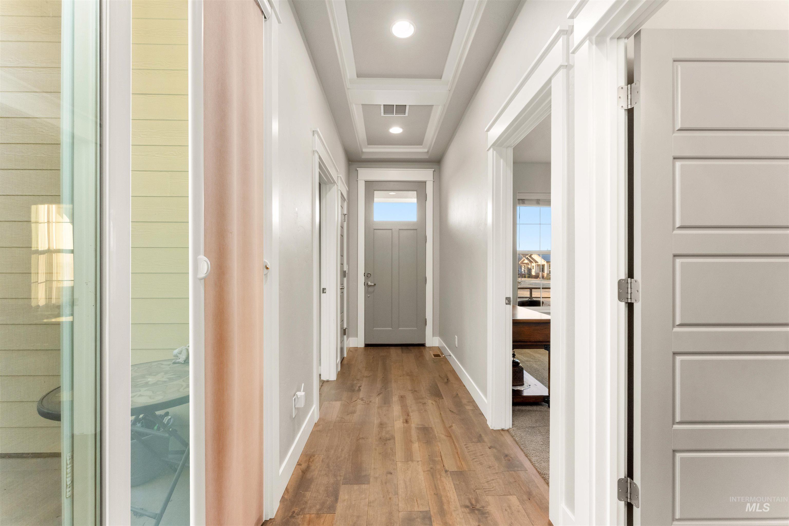 390 W Lockhart Ln., Meridian, Idaho 83646, 3 Bedrooms, 2 Bathrooms, Residential For Sale, Price $549,000,MLS 98972025