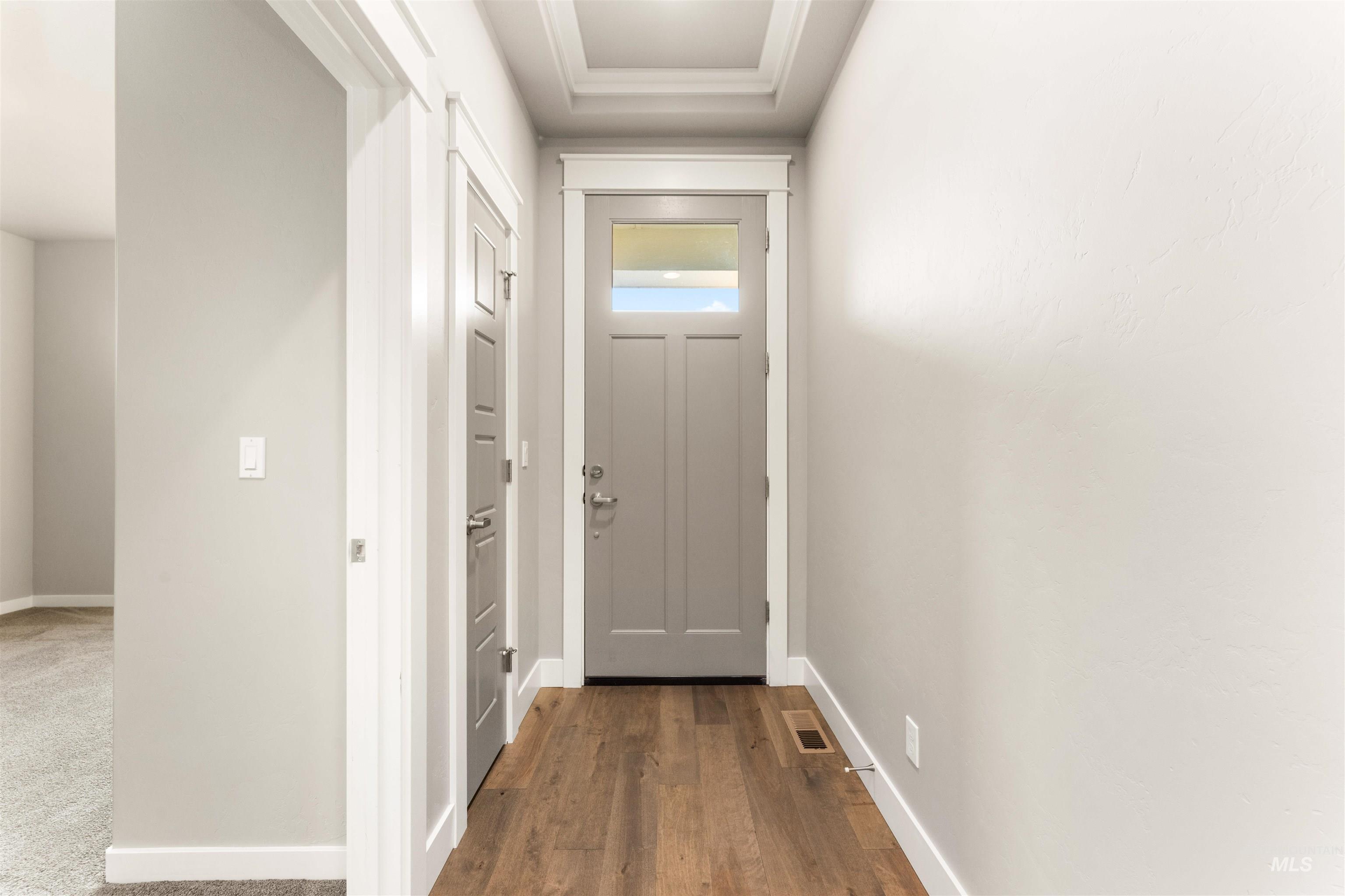 390 W Lockhart Ln., Meridian, Idaho 83646, 3 Bedrooms, 2 Bathrooms, Residential For Sale, Price $549,000,MLS 98972025