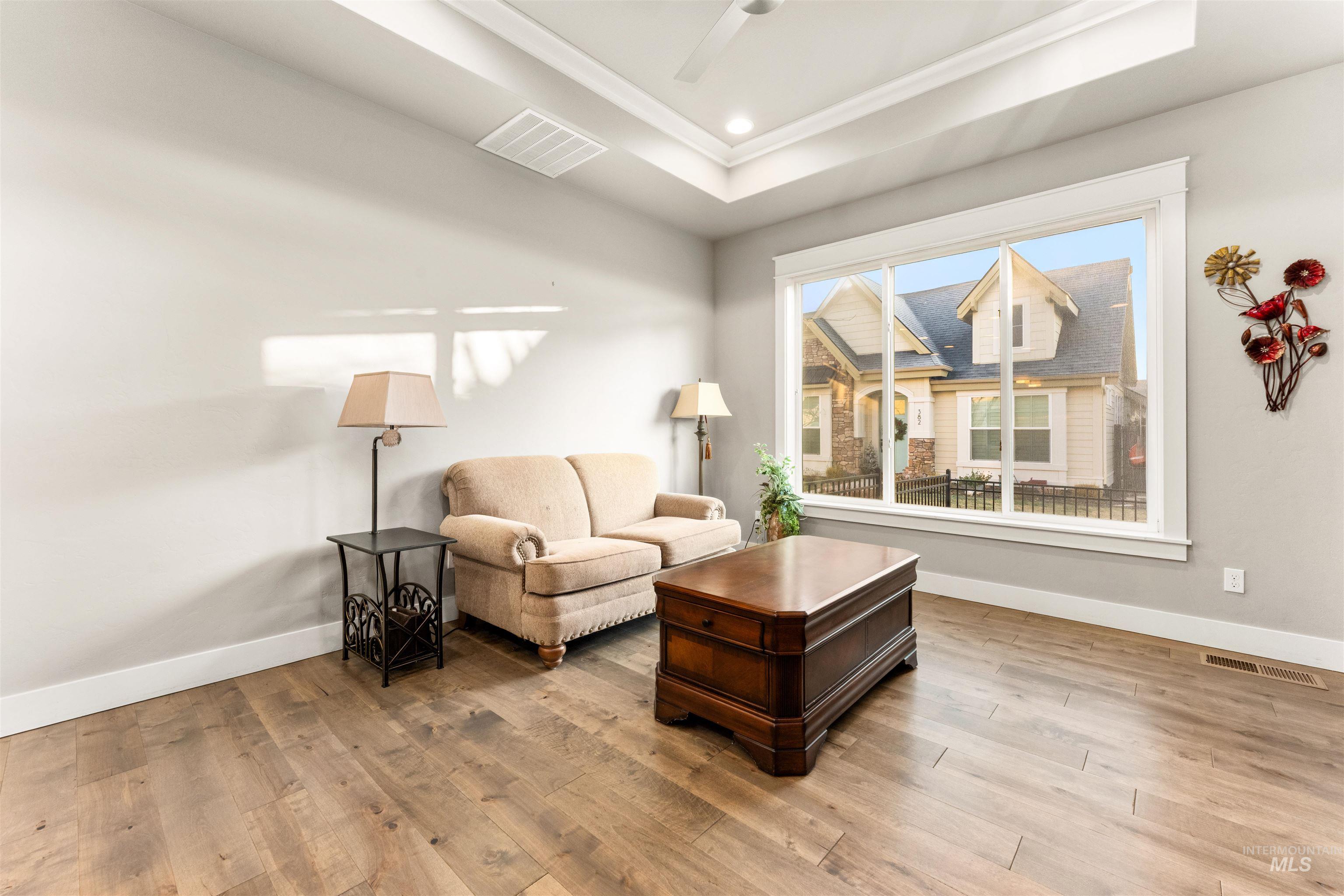 390 W Lockhart Ln., Meridian, Idaho 83646, 3 Bedrooms, 2 Bathrooms, Residential For Sale, Price $549,000,MLS 98972025