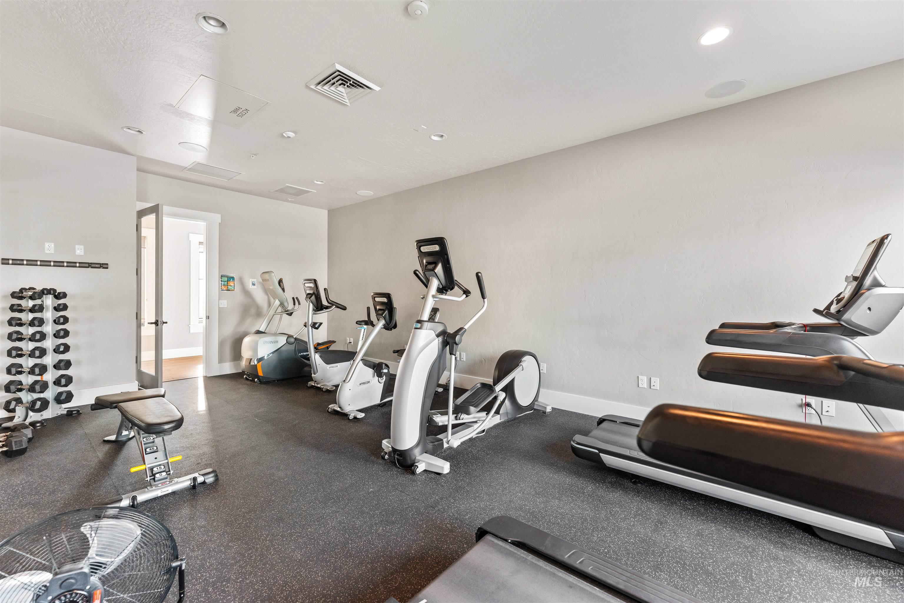 390 W Lockhart Ln., Meridian, Idaho 83646, 3 Bedrooms, 2 Bathrooms, Residential For Sale, Price $549,000,MLS 98972025