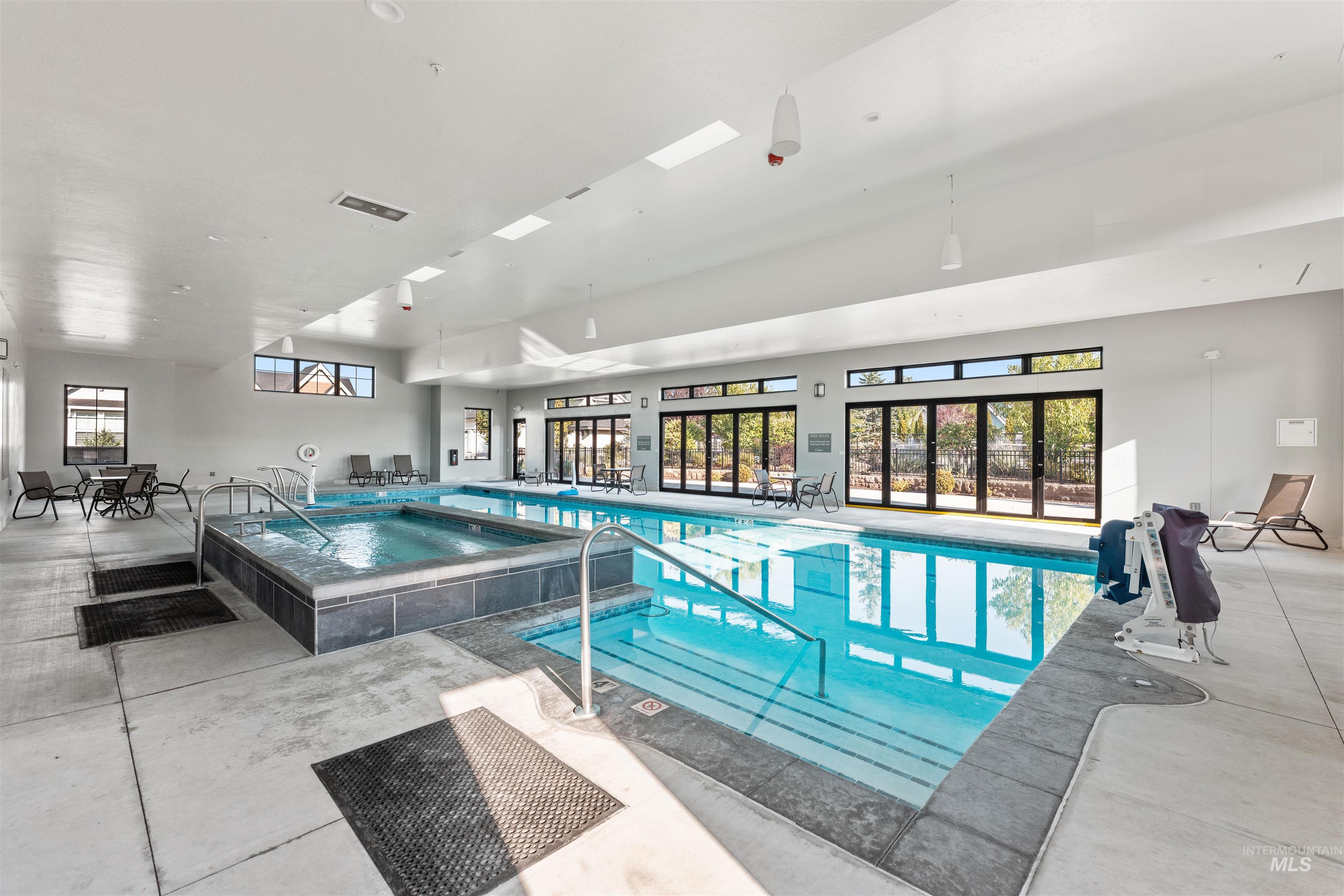 390 W Lockhart Ln., Meridian, Idaho 83646, 3 Bedrooms, 2 Bathrooms, Residential For Sale, Price $549,000,MLS 98972025