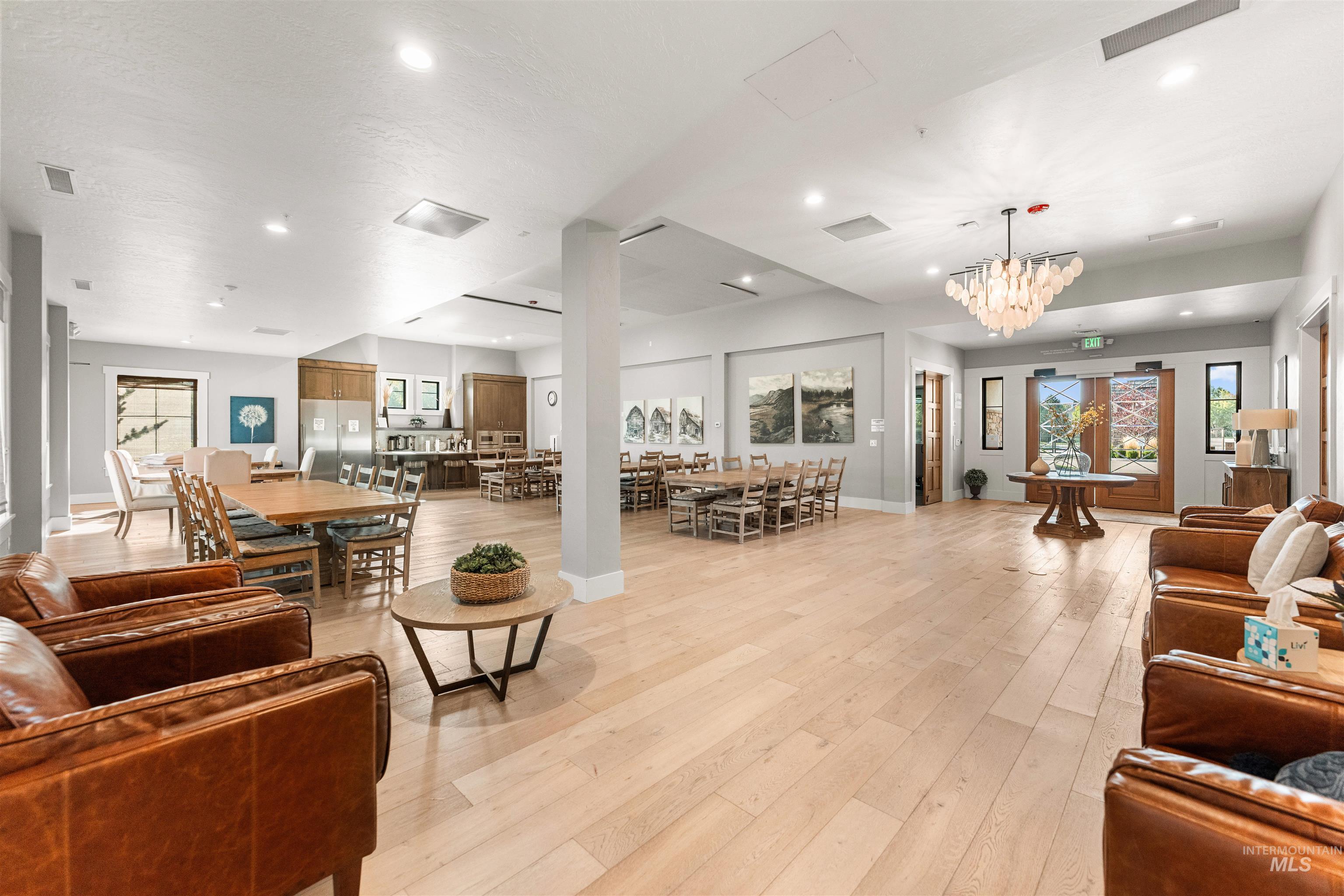 390 W Lockhart Ln., Meridian, Idaho 83646, 3 Bedrooms, 2 Bathrooms, Residential For Sale, Price $549,000,MLS 98972025