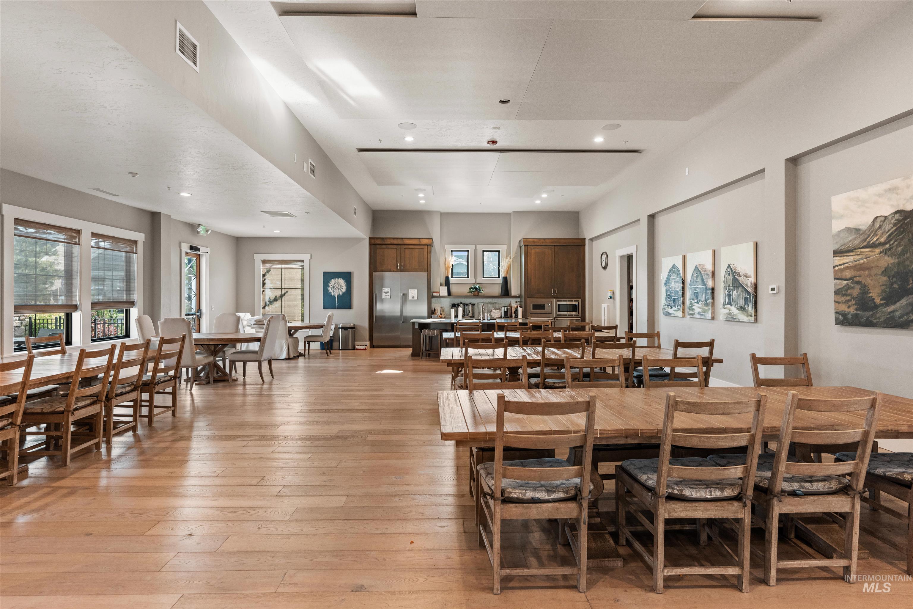 390 W Lockhart Ln., Meridian, Idaho 83646, 3 Bedrooms, 2 Bathrooms, Residential For Sale, Price $549,000,MLS 98972025