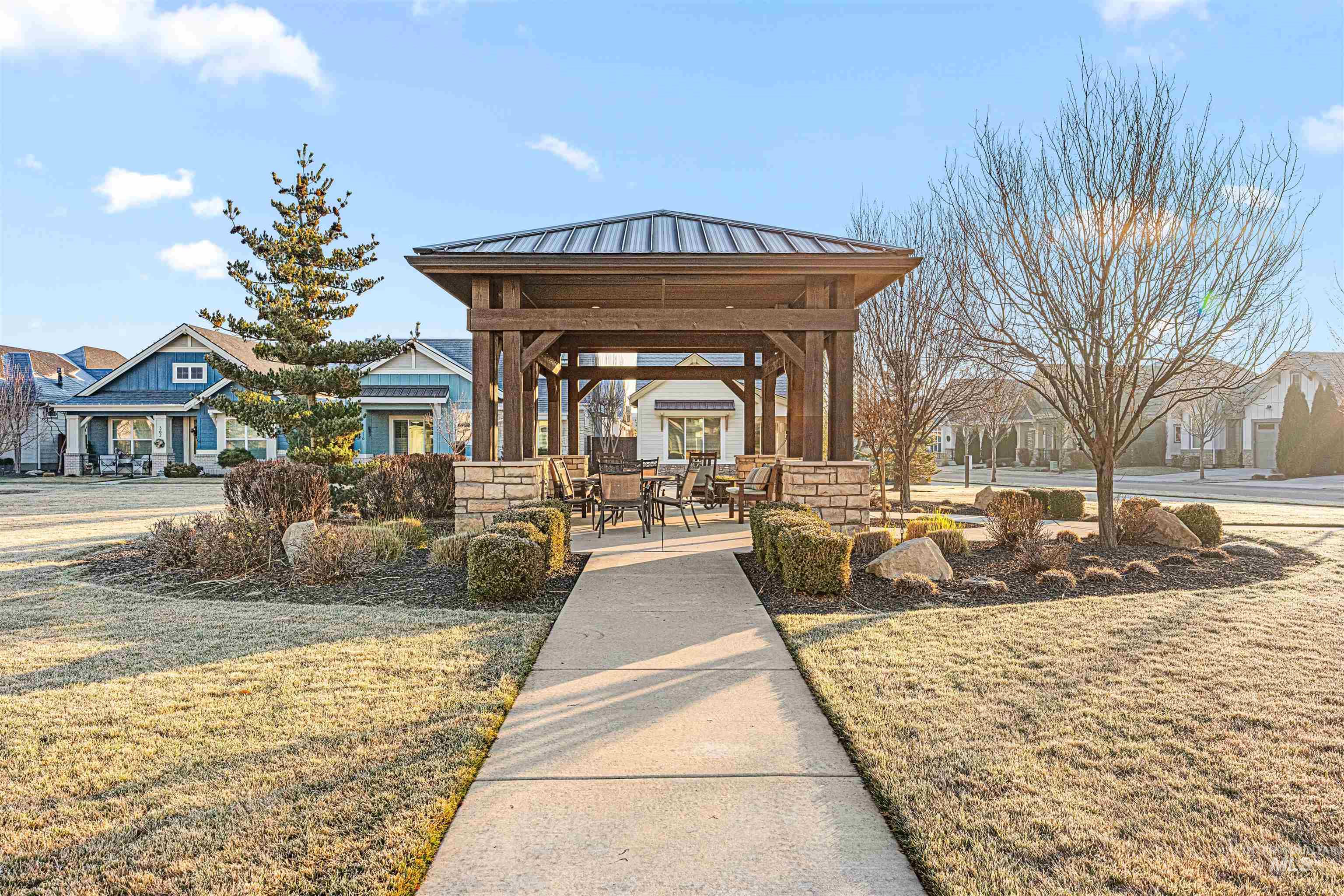 390 W Lockhart Ln., Meridian, Idaho 83646, 3 Bedrooms, 2 Bathrooms, Residential For Sale, Price $549,000,MLS 98972025