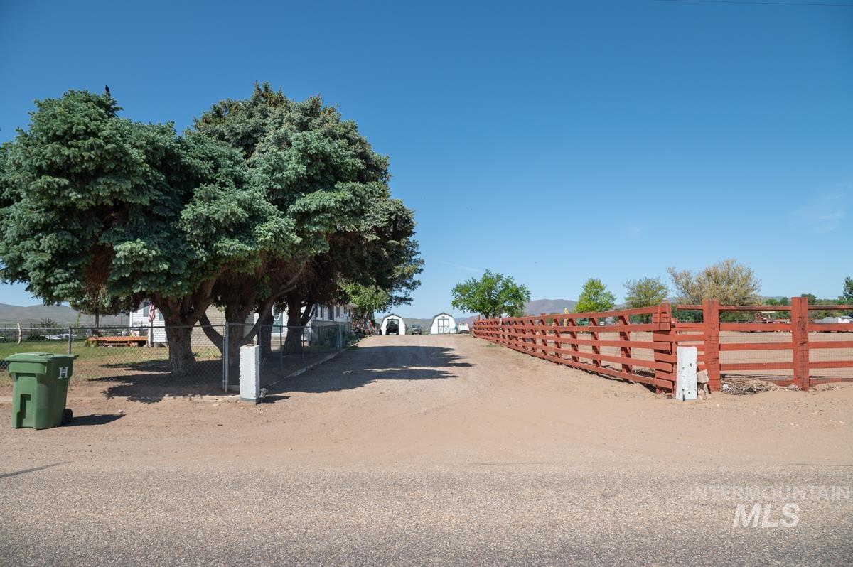 733 Pringle Rd., Weiser, Idaho 83672, 3 Bedrooms, 2 Bathrooms, Residential For Sale, Price $1,150,000,MLS 98972028