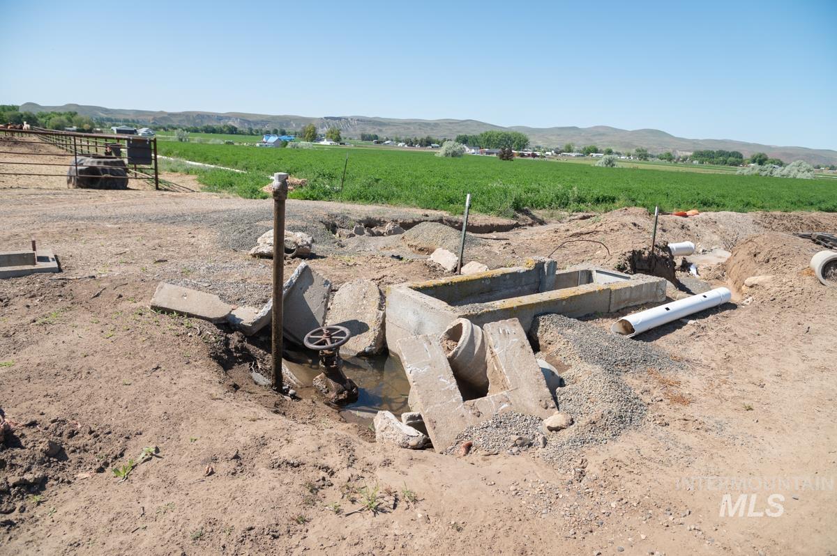 733 Pringle Rd., Weiser, Idaho 83672, 3 Bedrooms, 2 Bathrooms, Residential For Sale, Price $1,150,000,MLS 98972028