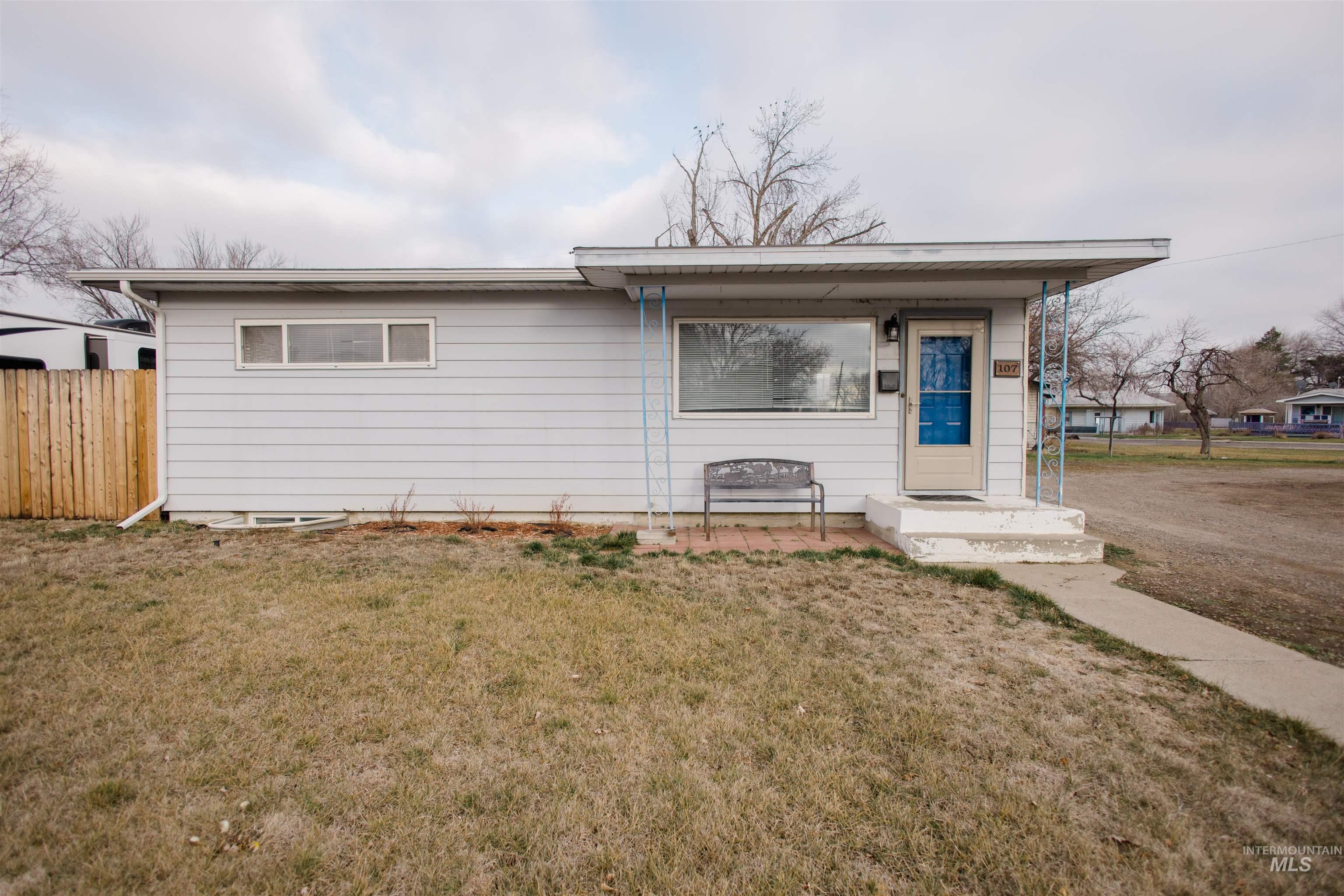 107 Baker Dr., Mountain Home, Idaho 83647, 3 Bedrooms, 1 Bathroom, Residential For Sale, Price $280,000,MLS 98972030