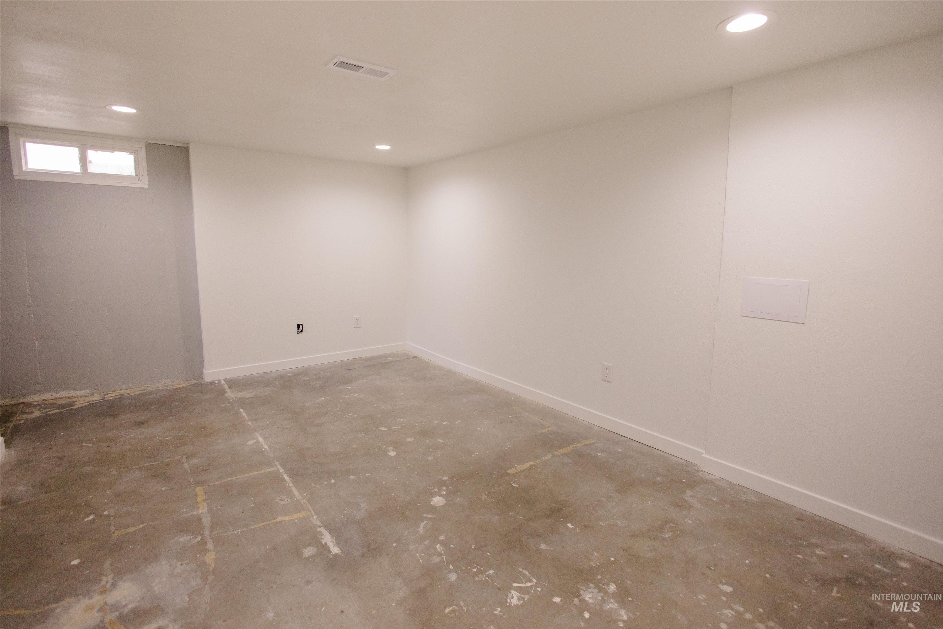 107 Baker Dr., Mountain Home, Idaho 83647, 3 Bedrooms, 1 Bathroom, Residential For Sale, Price $280,000,MLS 98972030