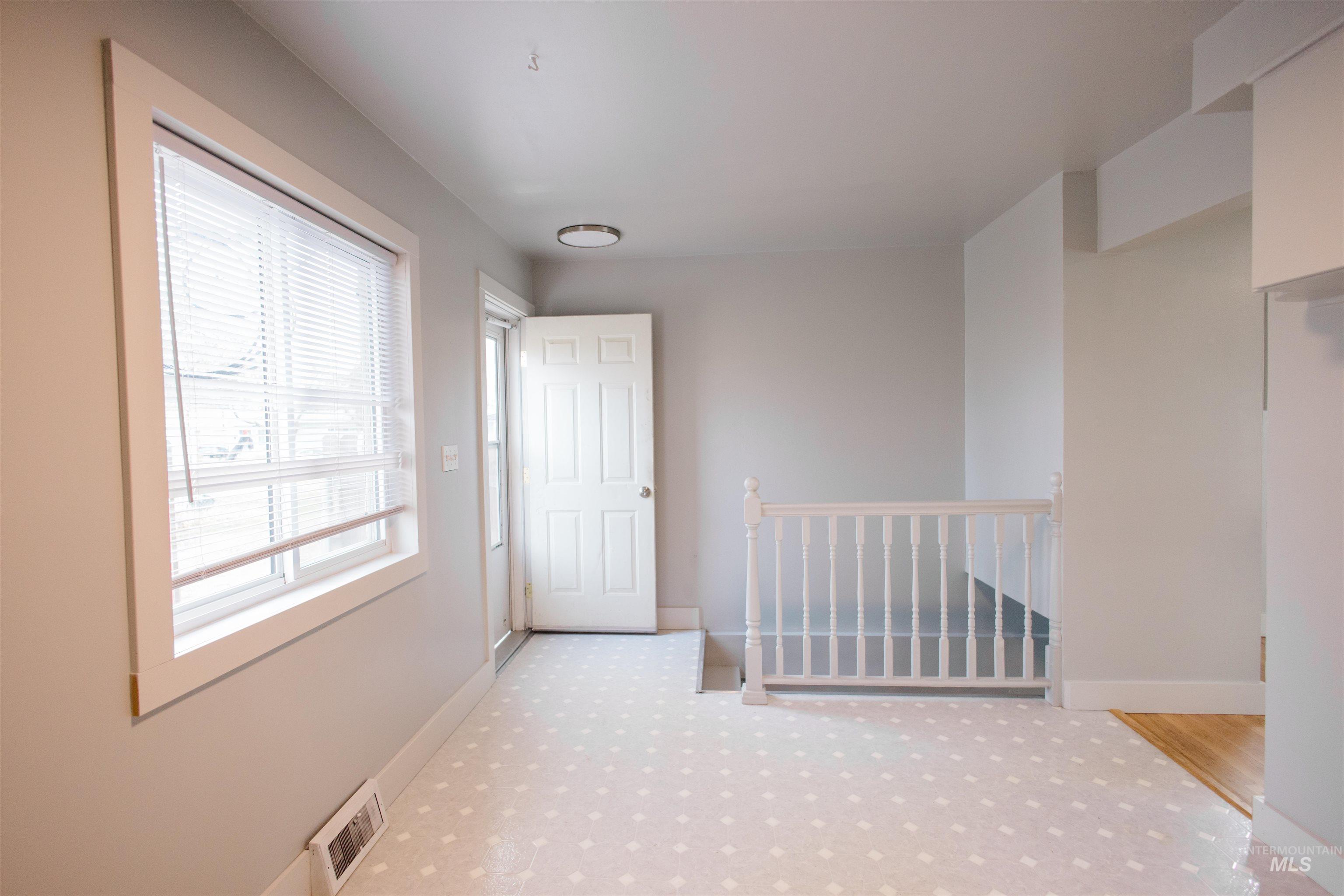 107 Baker Dr., Mountain Home, Idaho 83647, 3 Bedrooms, 1 Bathroom, Residential For Sale, Price $280,000,MLS 98972030