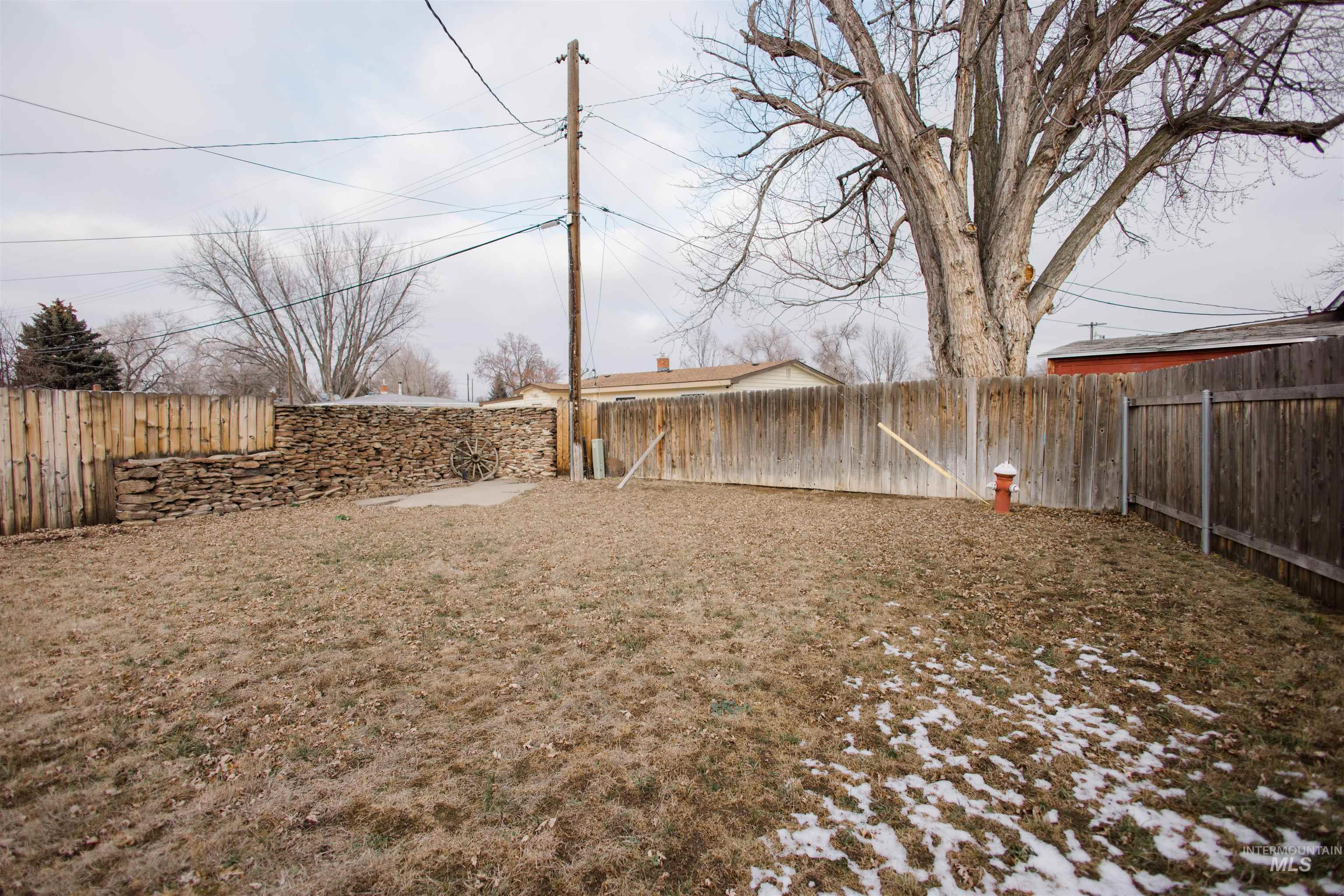 107 Baker Dr., Mountain Home, Idaho 83647, 3 Bedrooms, 1 Bathroom, Residential For Sale, Price $280,000,MLS 98972030