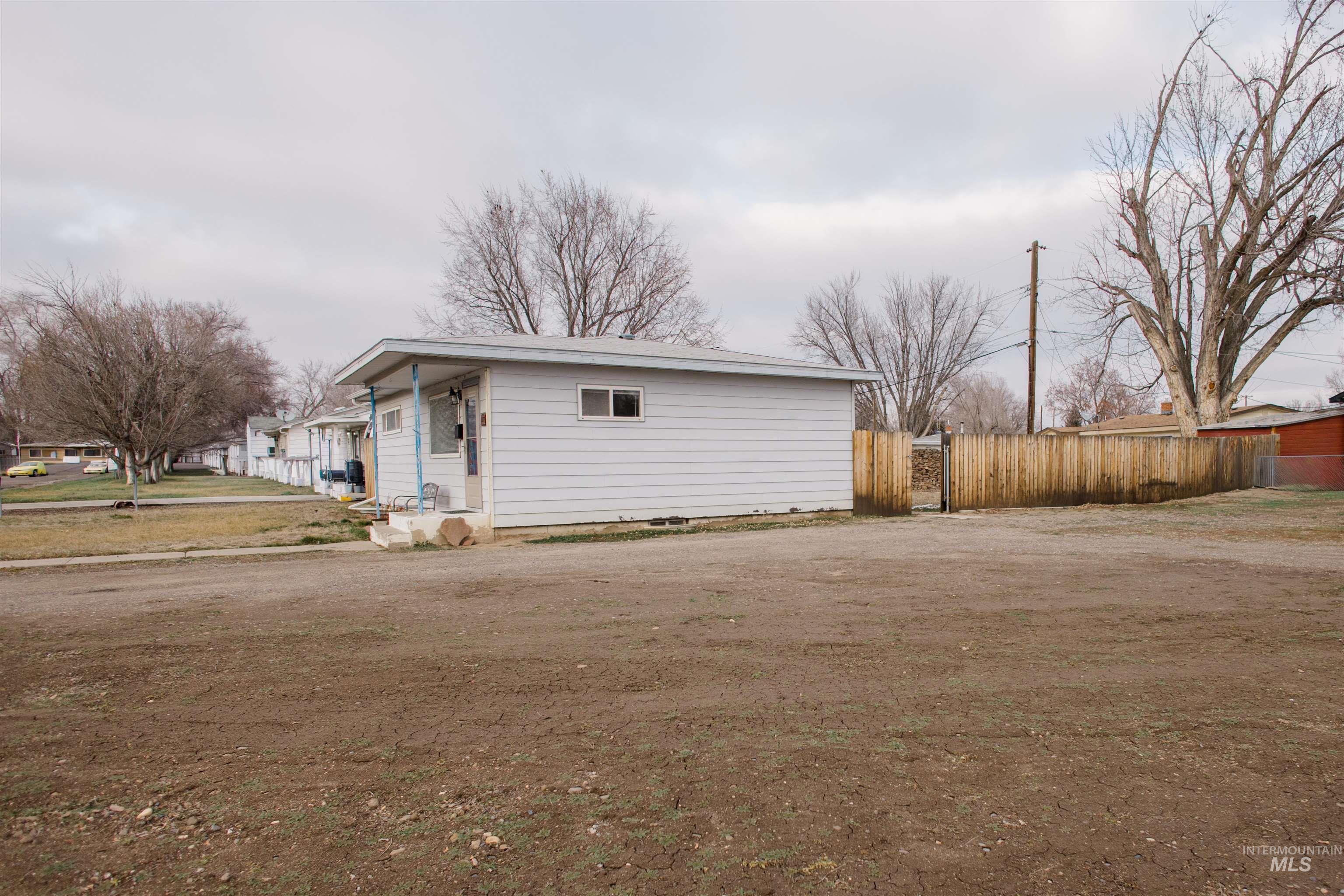 107 Baker Dr., Mountain Home, Idaho 83647, 3 Bedrooms, 1 Bathroom, Residential For Sale, Price $280,000,MLS 98972030