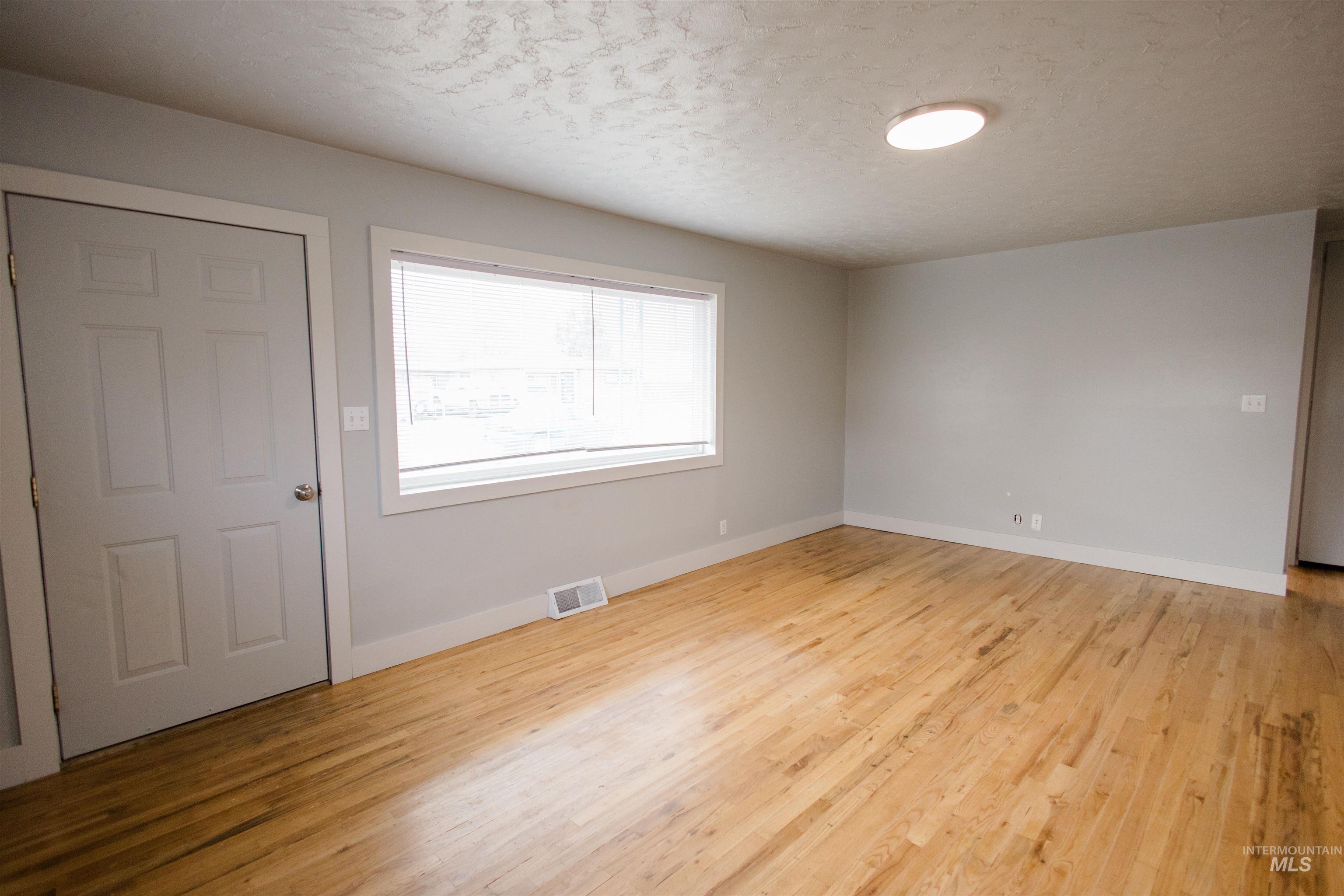 107 Baker Dr., Mountain Home, Idaho 83647, 3 Bedrooms, 1 Bathroom, Residential For Sale, Price $280,000,MLS 98972030