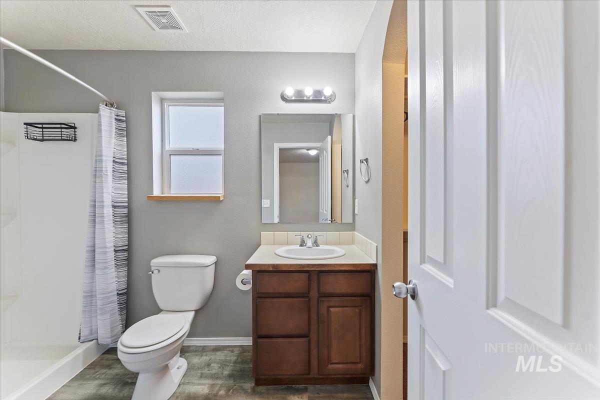 405 Midvale Ave, Caldwell, Idaho 83605, 3 Bedrooms, 2 Bathrooms, Residential For Sale, Price $337,500,MLS 98972034