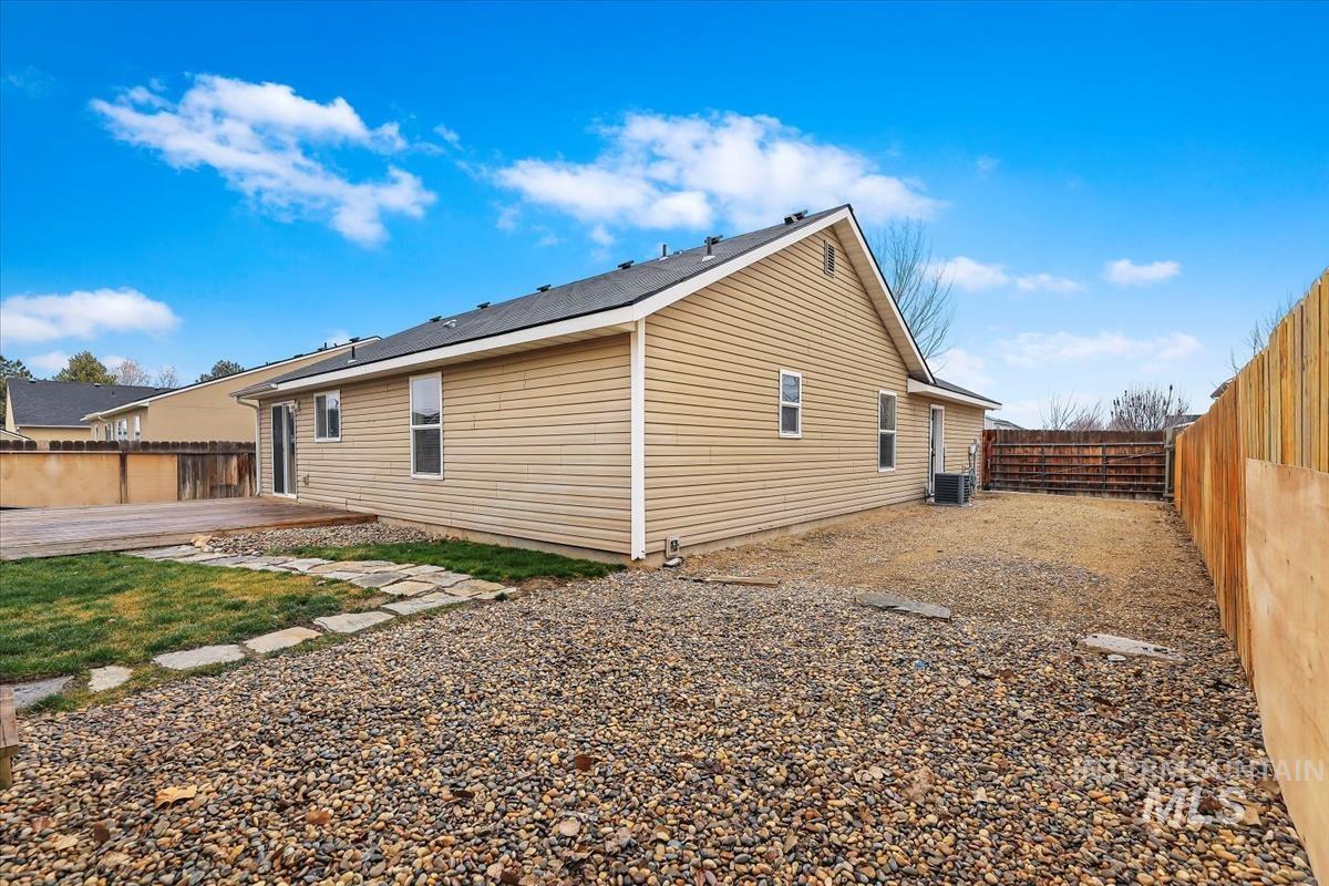 405 Midvale Ave, Caldwell, Idaho 83605, 3 Bedrooms, 2 Bathrooms, Residential For Sale, Price $337,500,MLS 98972034