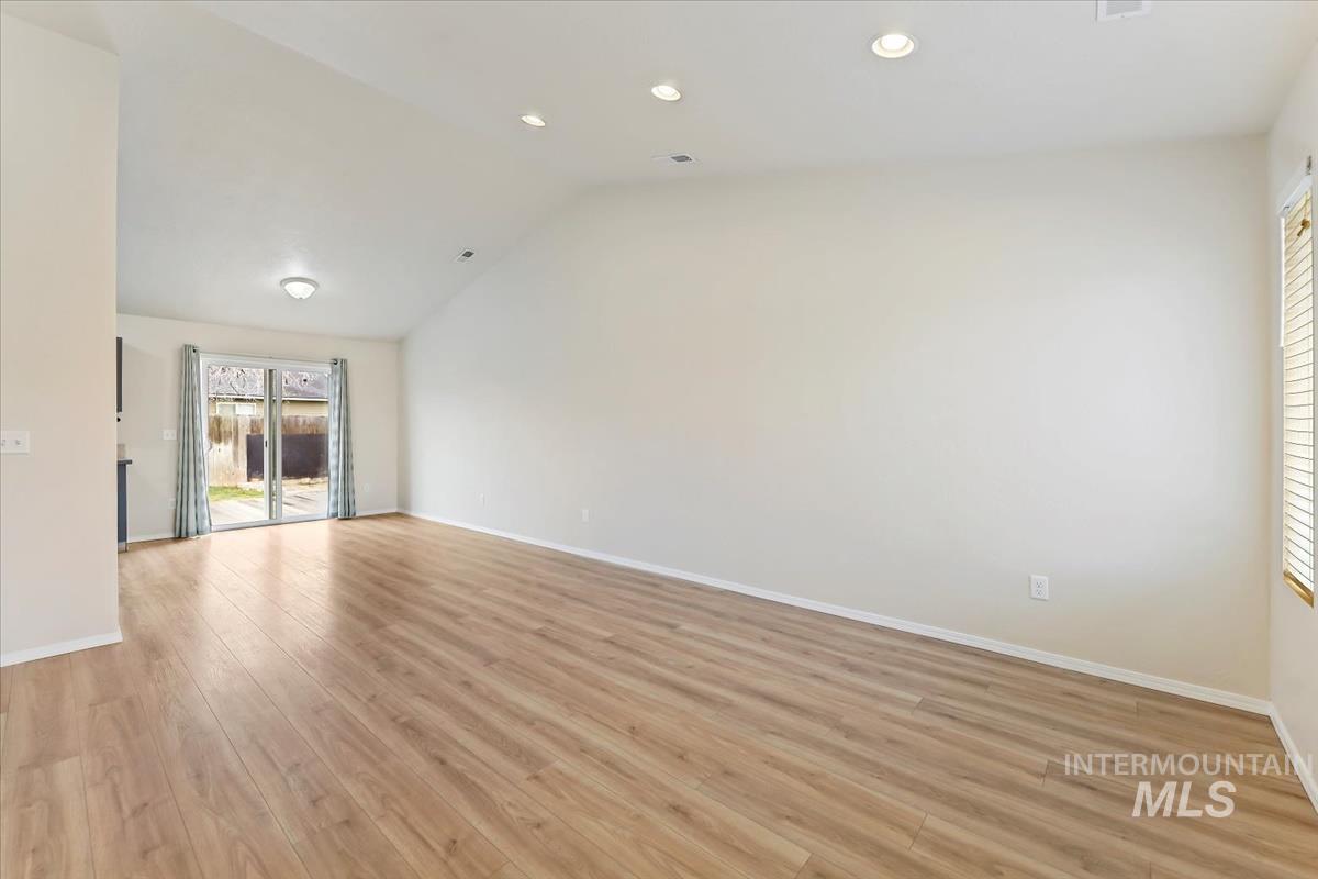 405 Midvale Ave, Caldwell, Idaho 83605, 3 Bedrooms, 2 Bathrooms, Residential For Sale, Price $337,500,MLS 98972034