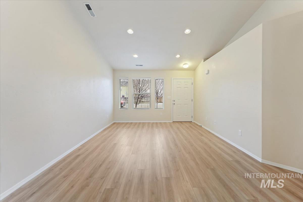 405 Midvale Ave, Caldwell, Idaho 83605, 3 Bedrooms, 2 Bathrooms, Residential For Sale, Price $337,500,MLS 98972034