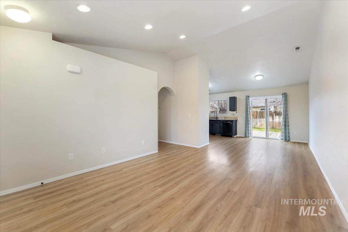 405 Midvale Ave, Caldwell, Idaho 83605, 3 Bedrooms, 2 Bathrooms, Residential For Sale, Price $337,500,MLS 98972034