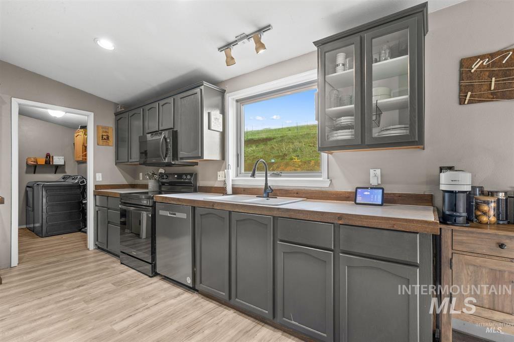 31831 Lonesome Hollow Ln, Lapwai, Idaho 83540, 3 Bedrooms, 2 Bathrooms, Residential For Sale, Price $450,000,MLS 98972035