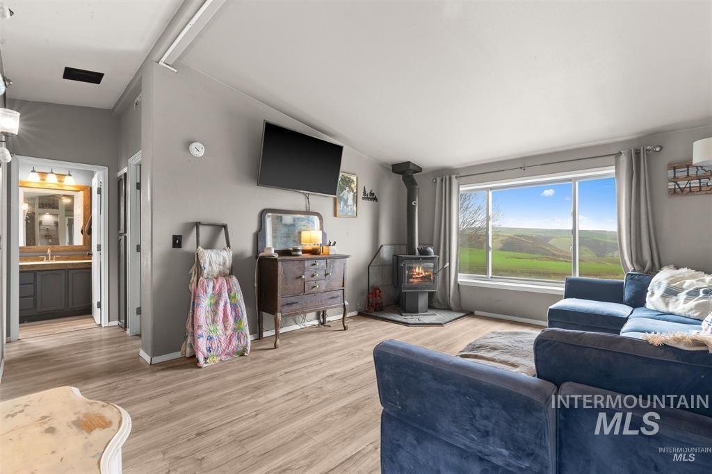 31831 Lonesome Hollow Ln, Lapwai, Idaho 83540, 3 Bedrooms, 2 Bathrooms, Residential For Sale, Price $450,000,MLS 98972035