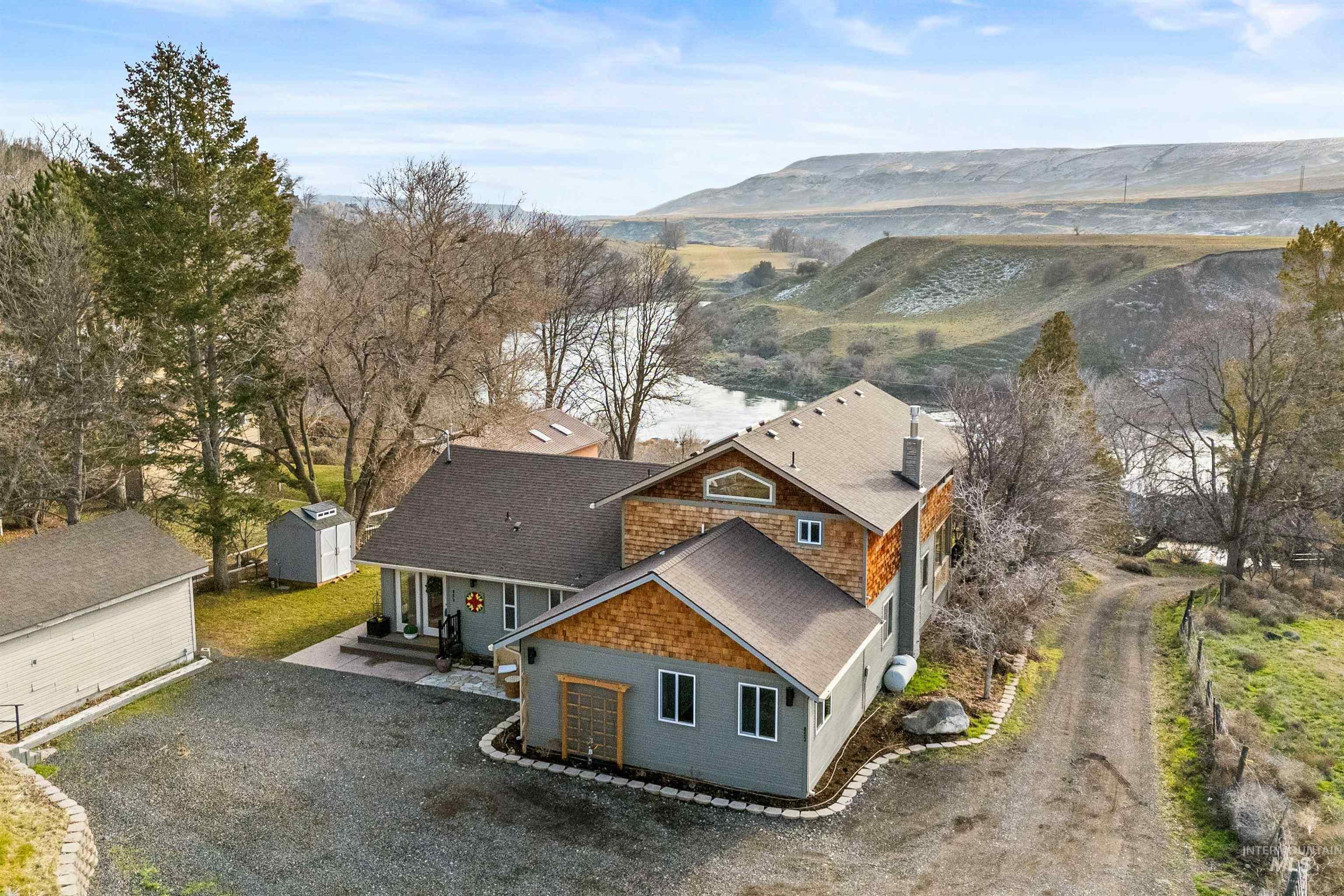 853 Pottery Rd, Bliss, Idaho 83314, 2 Bedrooms, 2.5 Bathrooms, Residential For Sale, Price $895,000,MLS 98972044