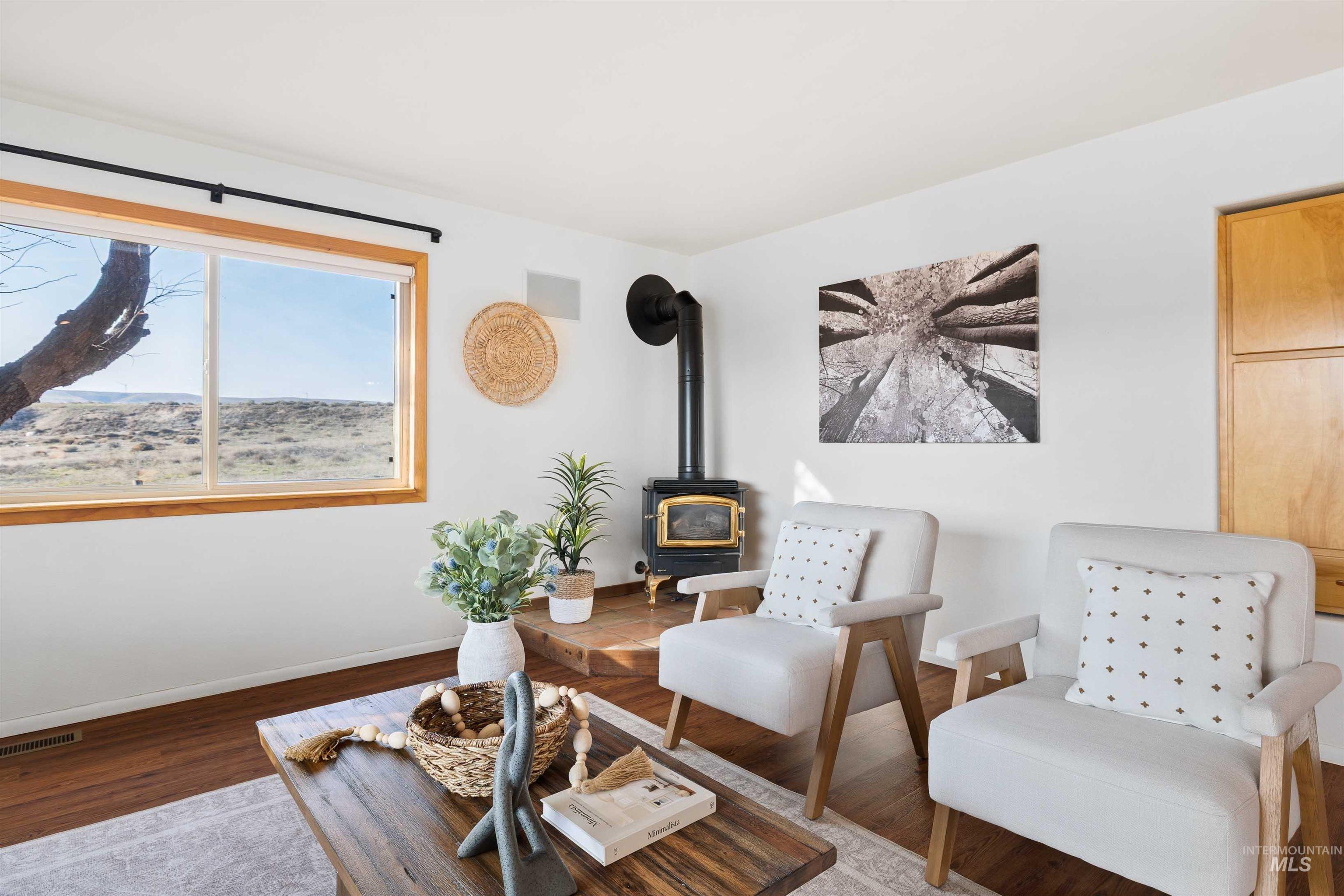 853 Pottery Rd, Bliss, Idaho 83314, 2 Bedrooms, 2.5 Bathrooms, Residential For Sale, Price $895,000,MLS 98972044