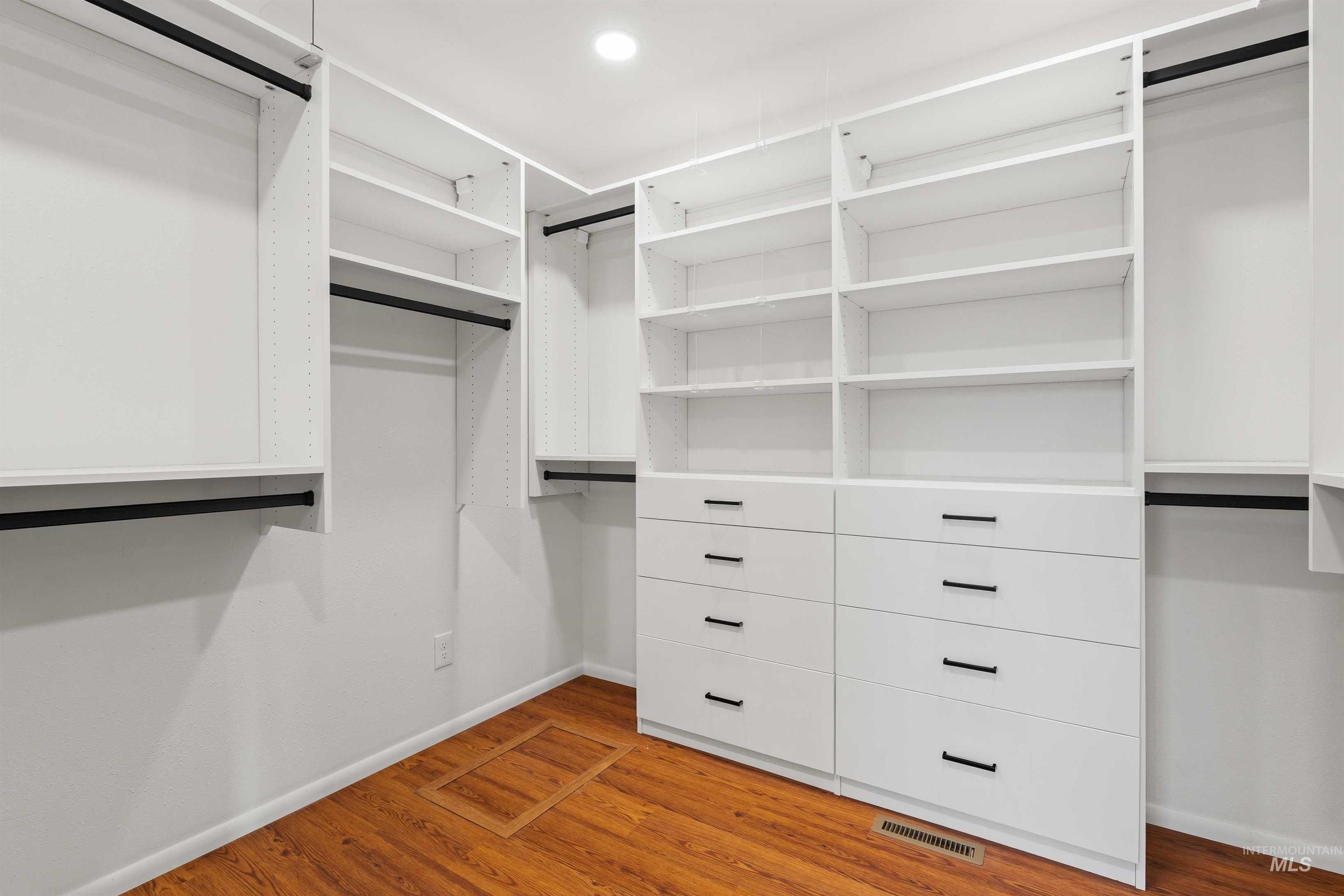 853 Pottery Rd, Bliss, Idaho 83314, 2 Bedrooms, 2.5 Bathrooms, Residential For Sale, Price $895,000,MLS 98972044