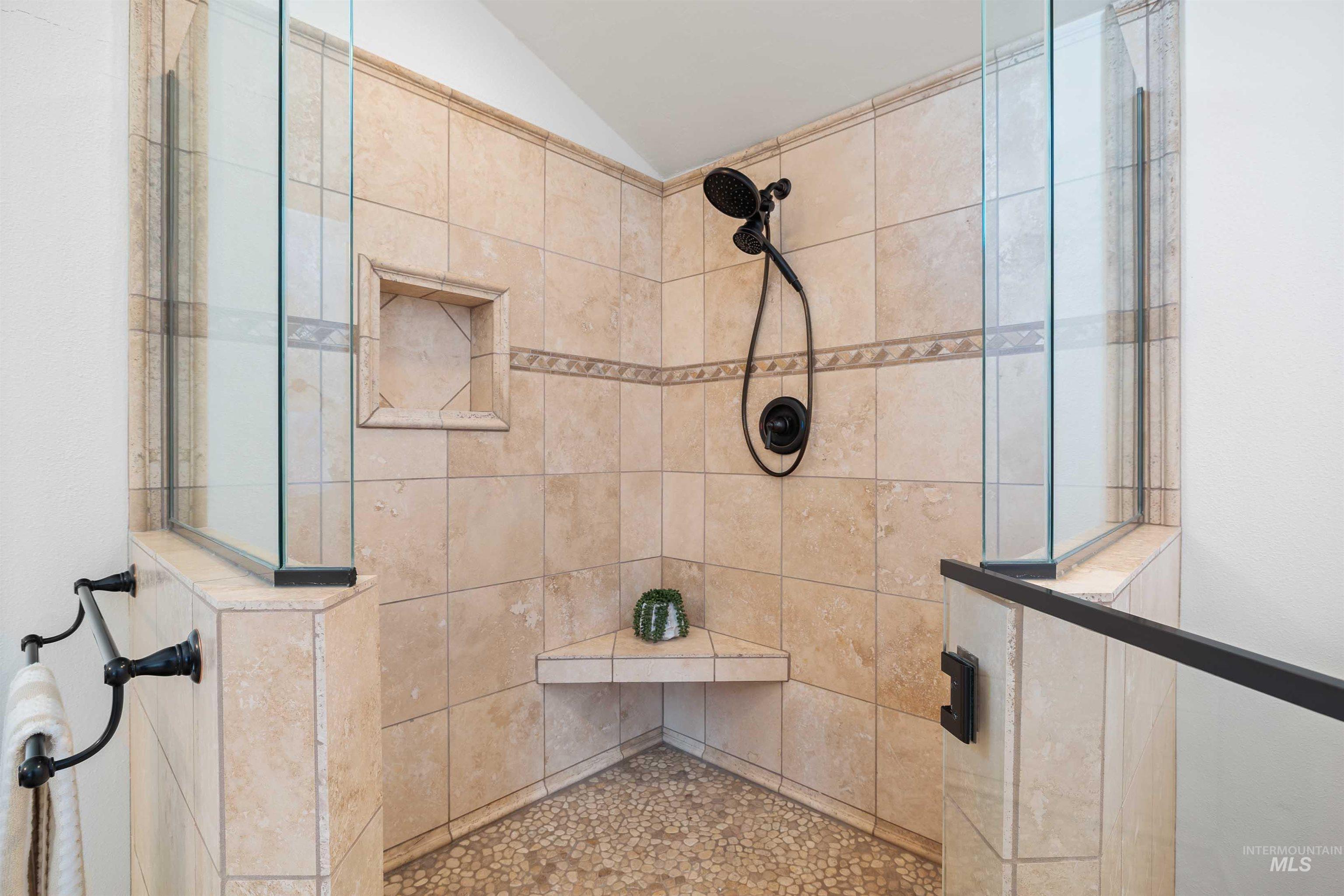 853 Pottery Rd, Bliss, Idaho 83314, 2 Bedrooms, 2.5 Bathrooms, Residential For Sale, Price $895,000,MLS 98972044