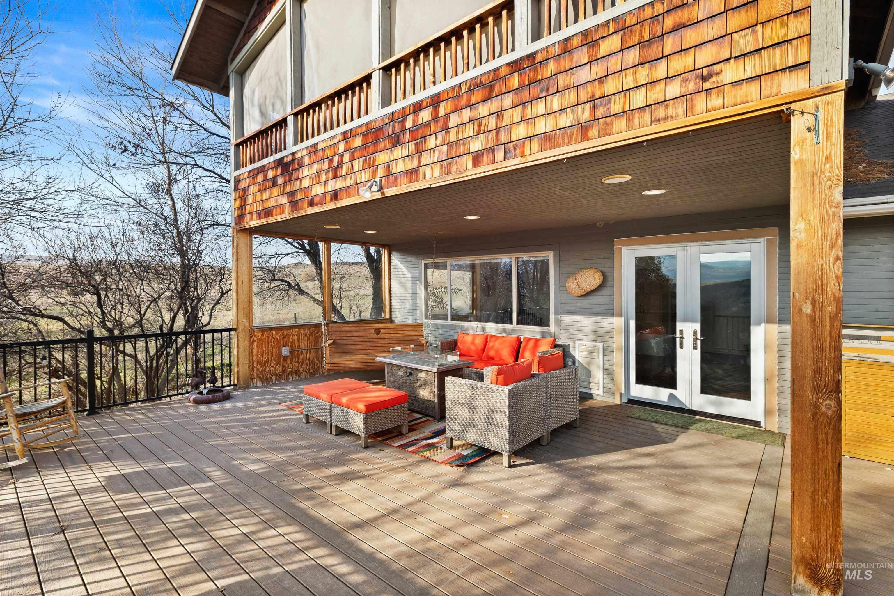 853 Pottery Rd, Bliss, Idaho 83314, 2 Bedrooms, 2.5 Bathrooms, Residential For Sale, Price $895,000,MLS 98972044