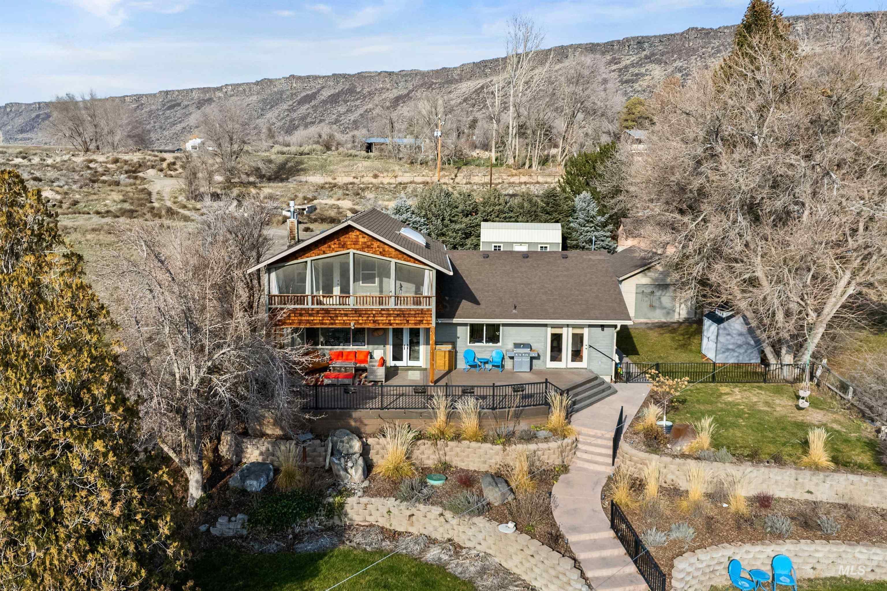 853 Pottery Rd, Bliss, Idaho 83314, 2 Bedrooms, 2.5 Bathrooms, Residential For Sale, Price $895,000,MLS 98972044