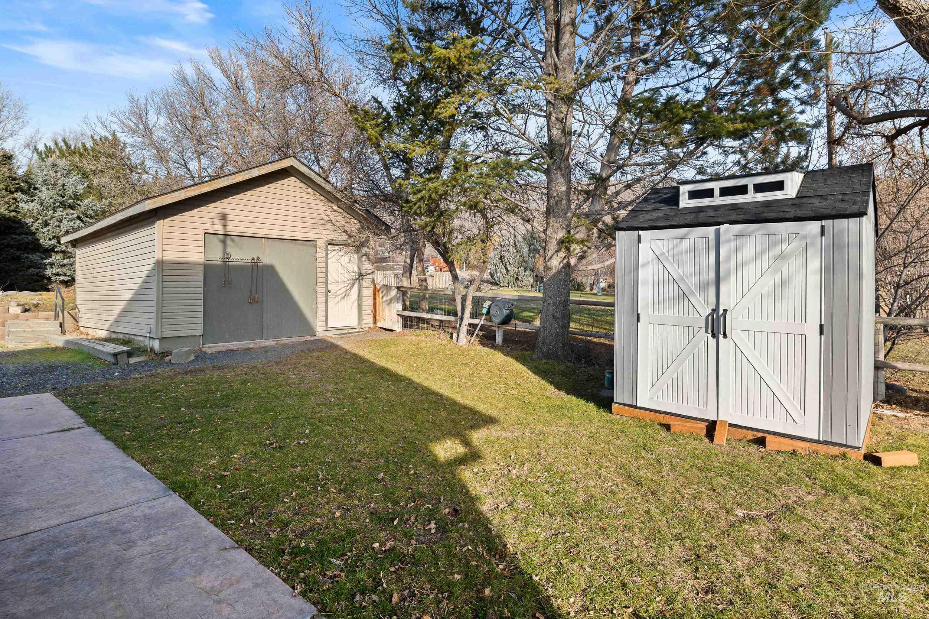 853 Pottery Rd, Bliss, Idaho 83314, 2 Bedrooms, 2.5 Bathrooms, Residential For Sale, Price $895,000,MLS 98972044