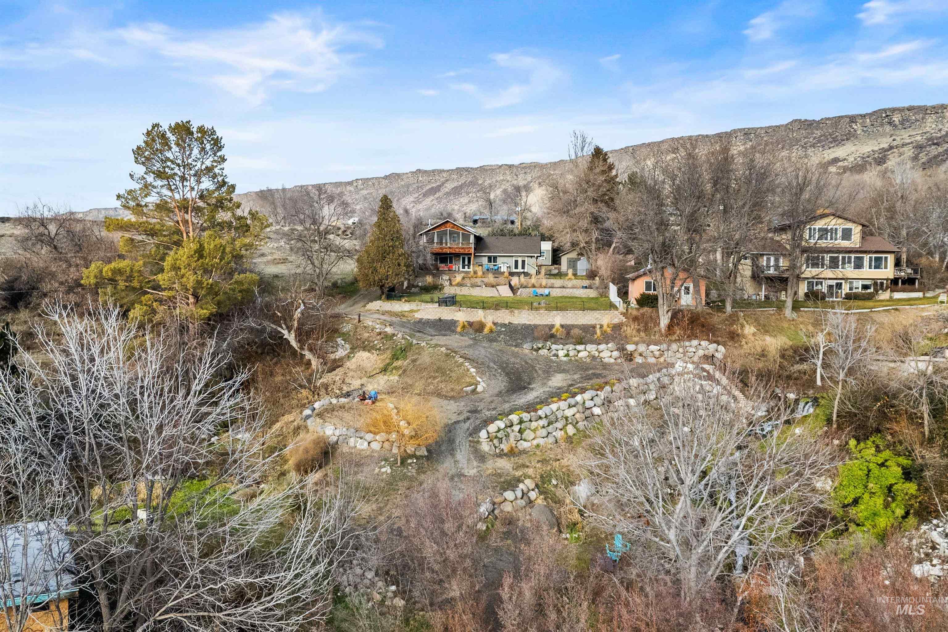 853 Pottery Rd, Bliss, Idaho 83314, 2 Bedrooms, 2.5 Bathrooms, Residential For Sale, Price $895,000,MLS 98972044